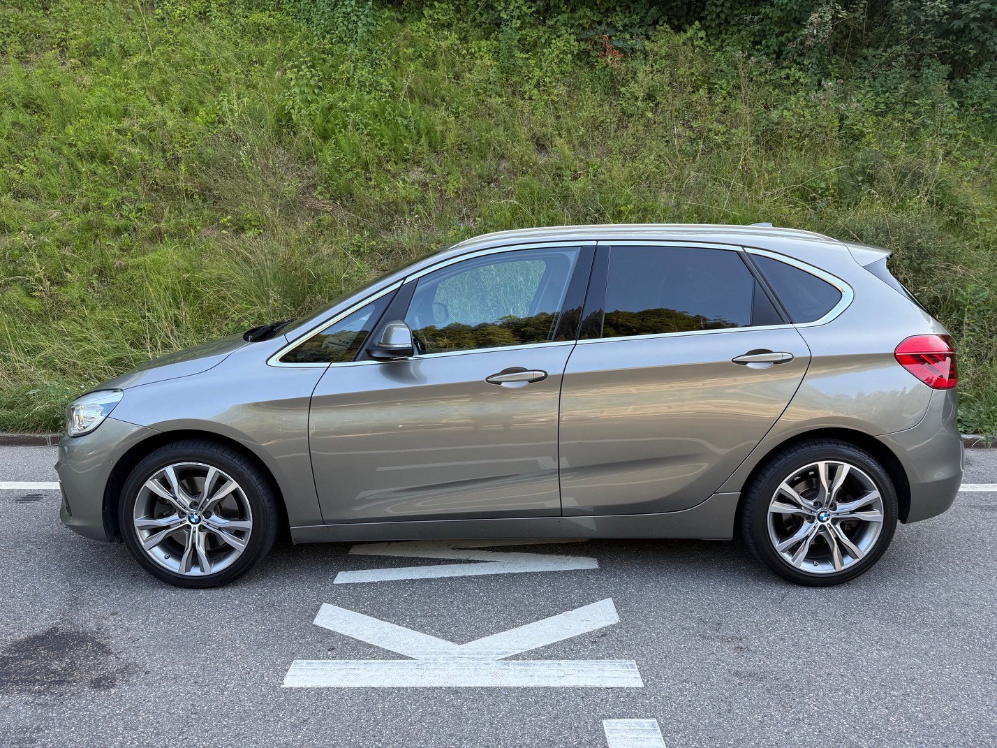 BMW 225i xDrive Active Tourer Sport Line Steptronic-image-4