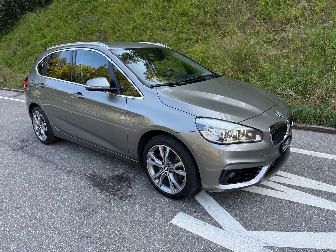 BMW 225i xDrive Active Tourer Sport Line Steptronic-image-3
