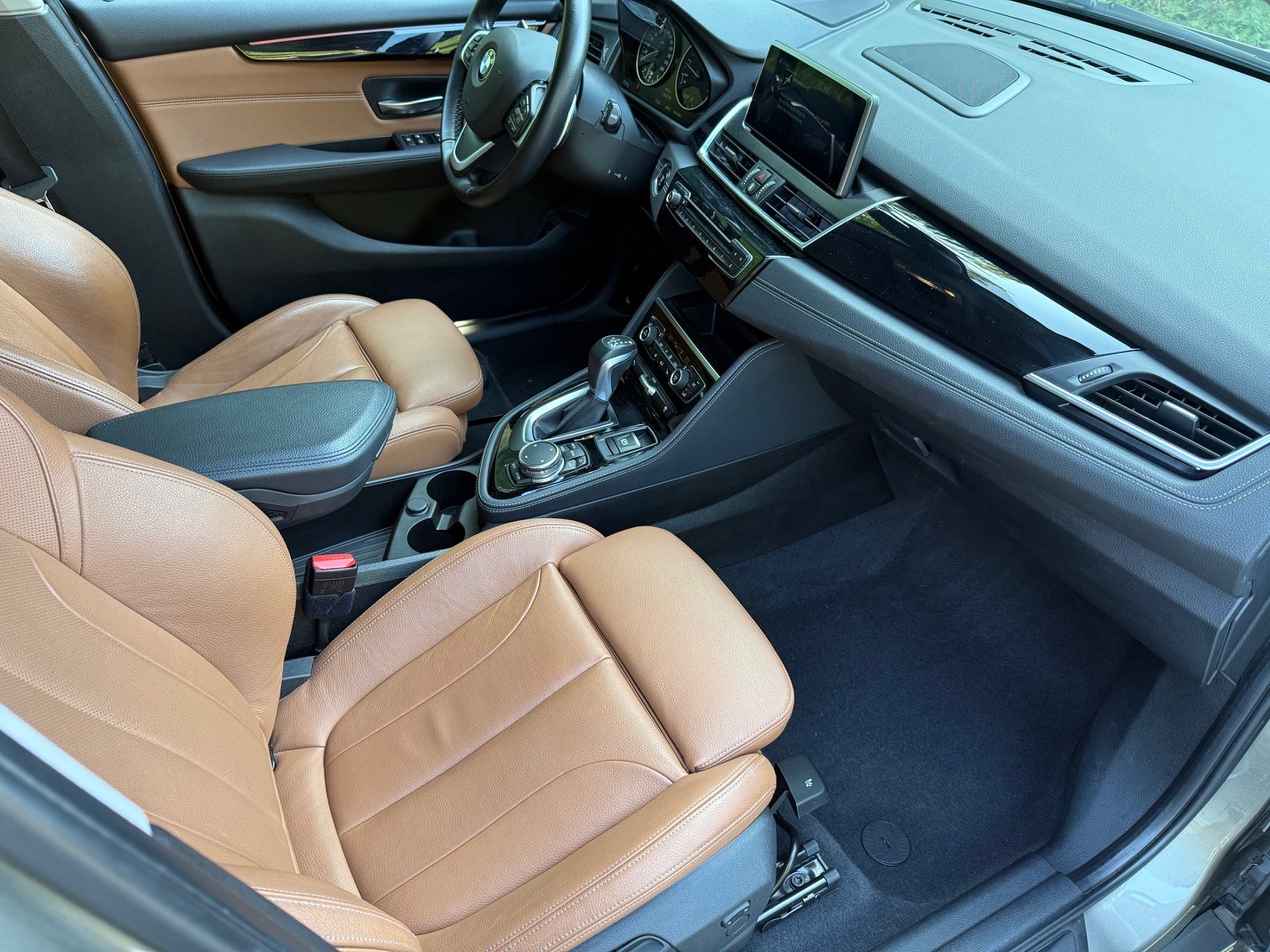 BMW 225i xDrive Active Tourer Sport Line Steptronic-image-9