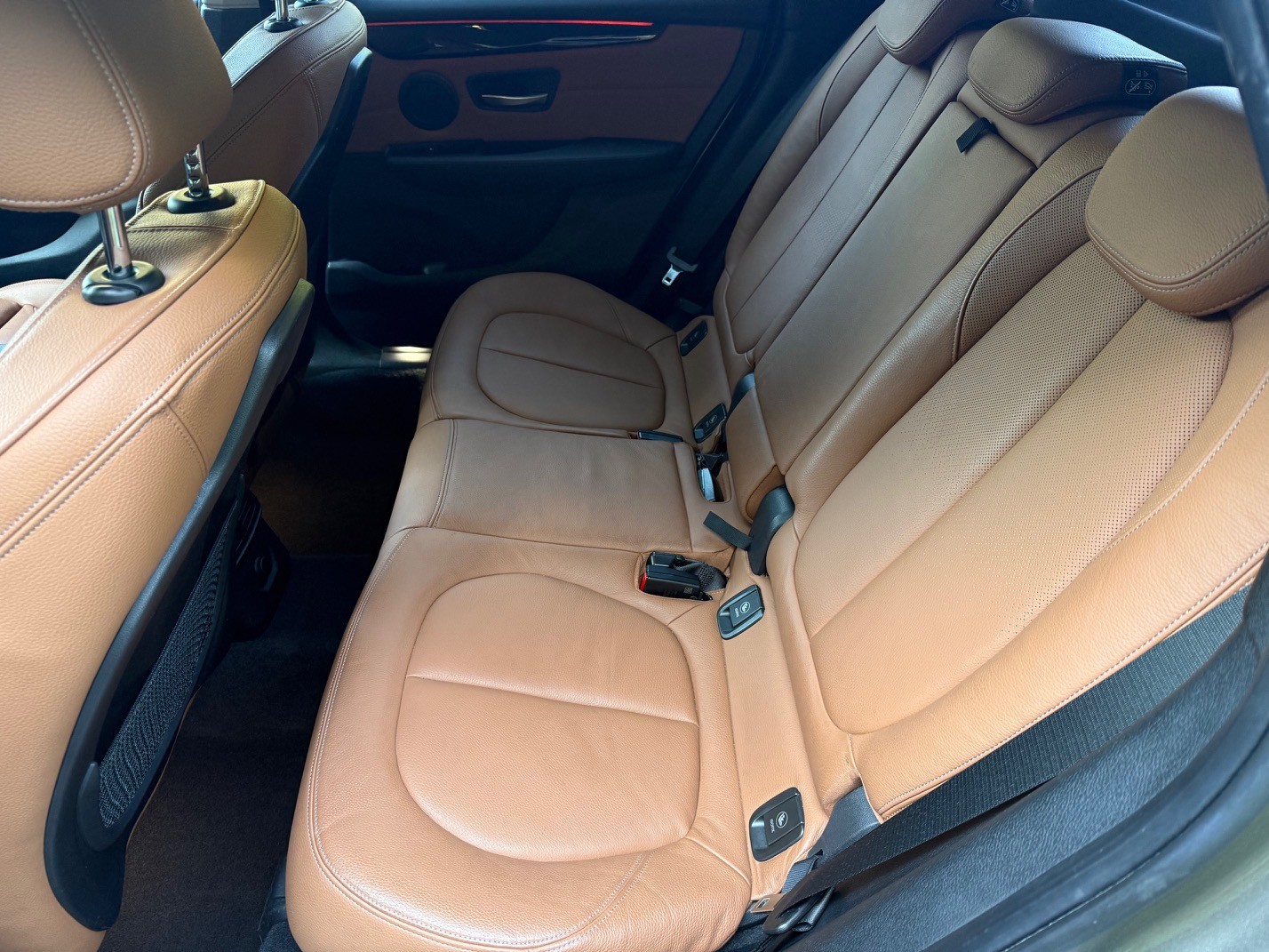 BMW 225i xDrive Active Tourer Sport Line Steptronic-image-8