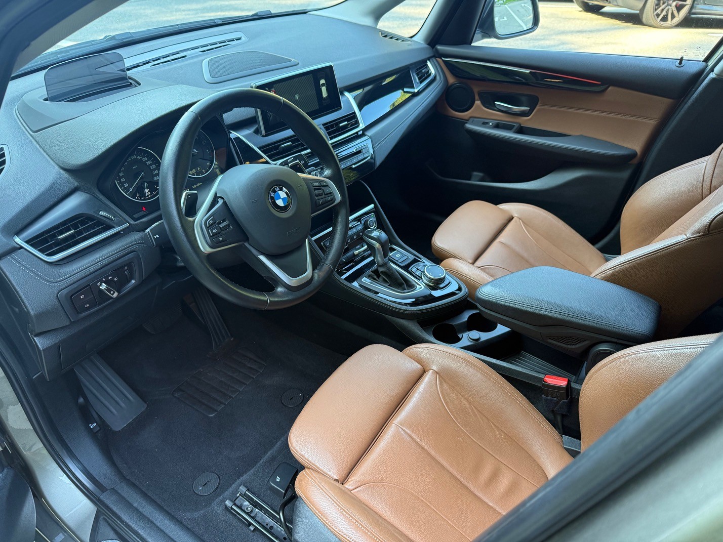 BMW 225i xDrive Active Tourer Sport Line Steptronic-image-6