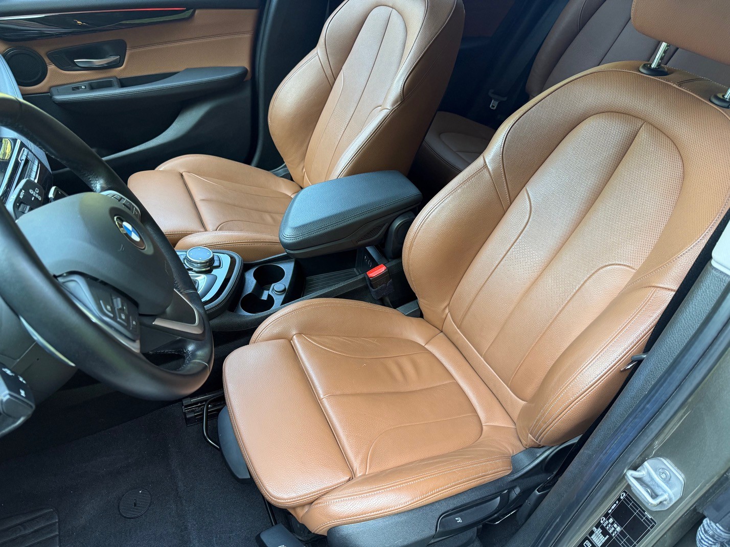 BMW 225i xDrive Active Tourer Sport Line Steptronic-image-7