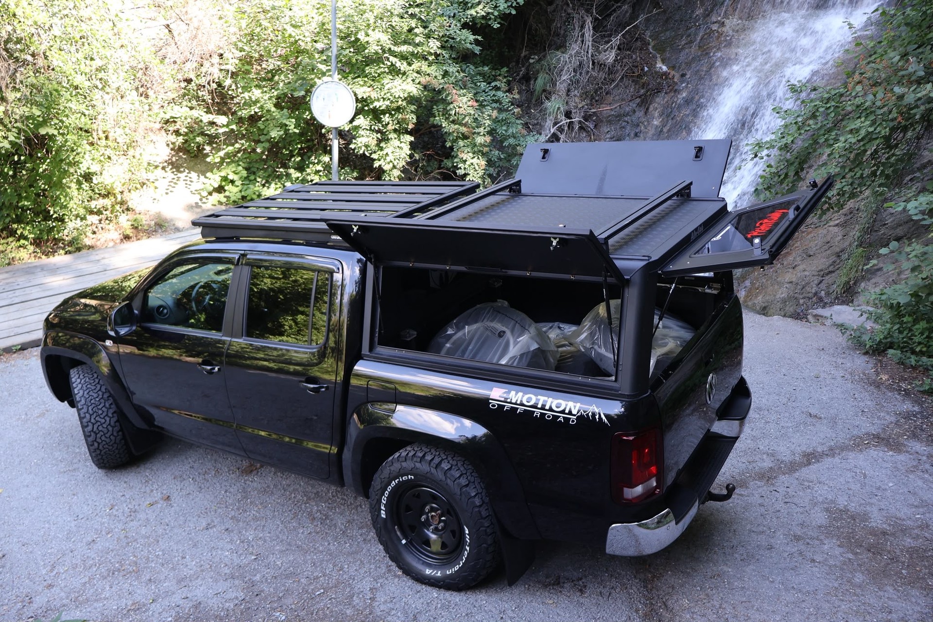 VW Amarok 2.0 BiTDI Highline 4Motion permanent A-image-6