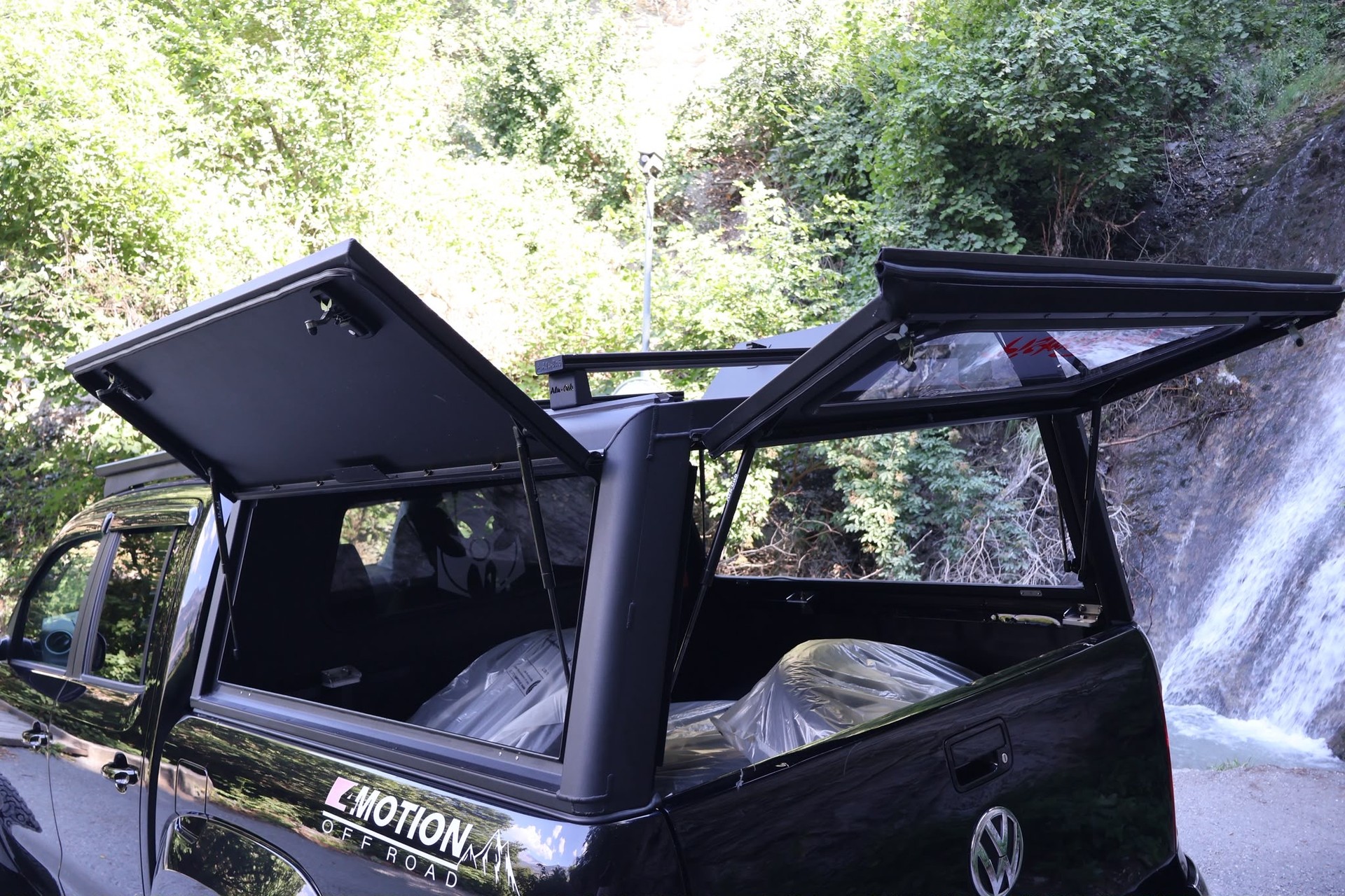 VW Amarok 2.0 BiTDI Highline 4Motion permanent A-image-5