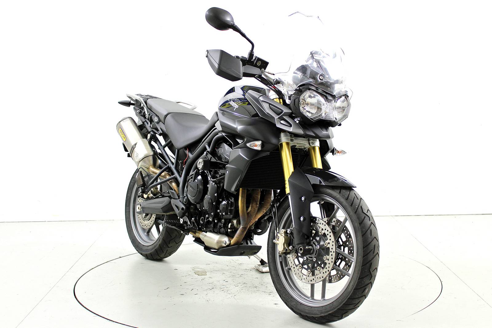 TRIUMPH Tiger 800 ABS-showroom-element-1