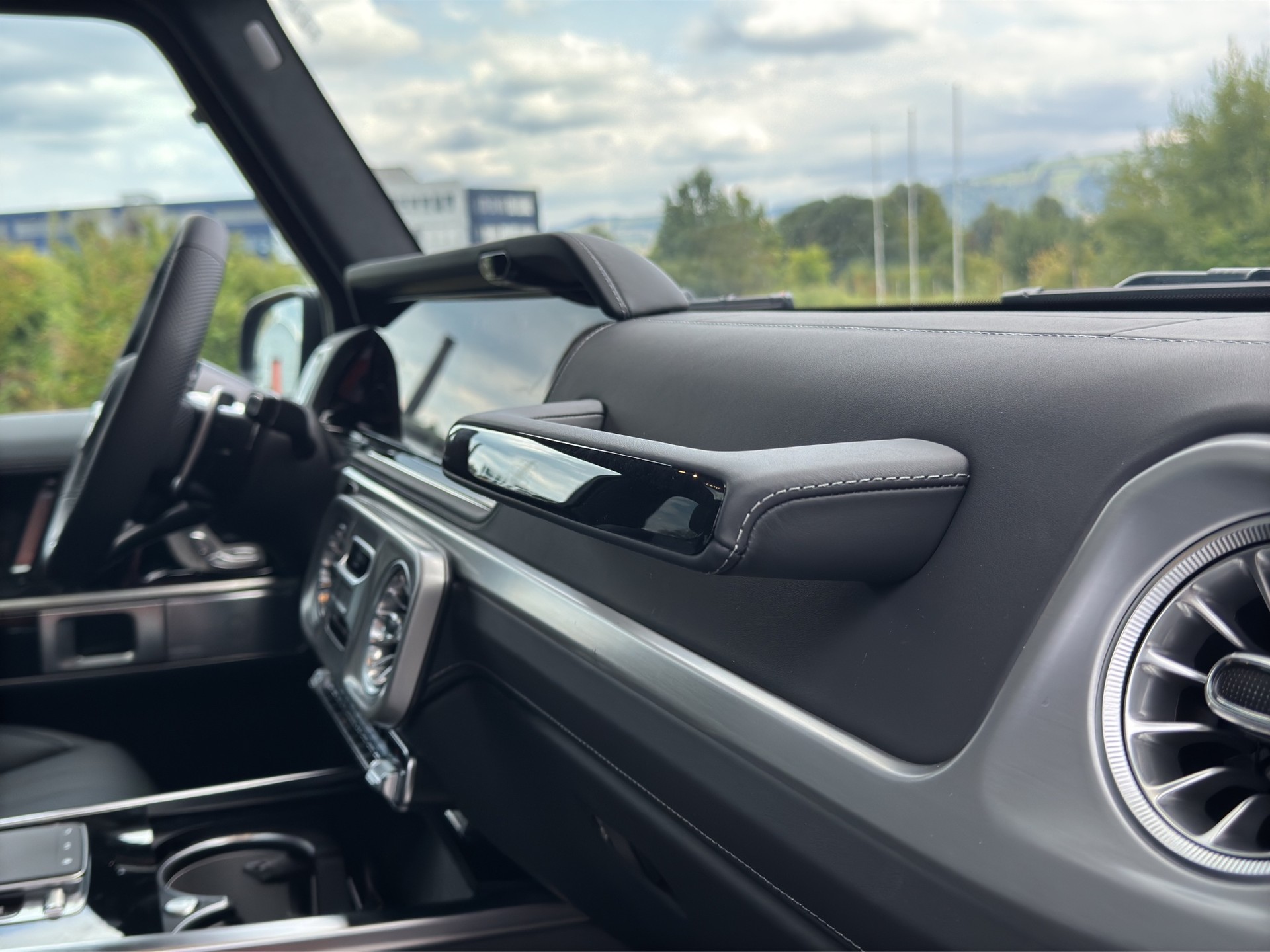 MERCEDES-BENZ G 63 AMG-image-19