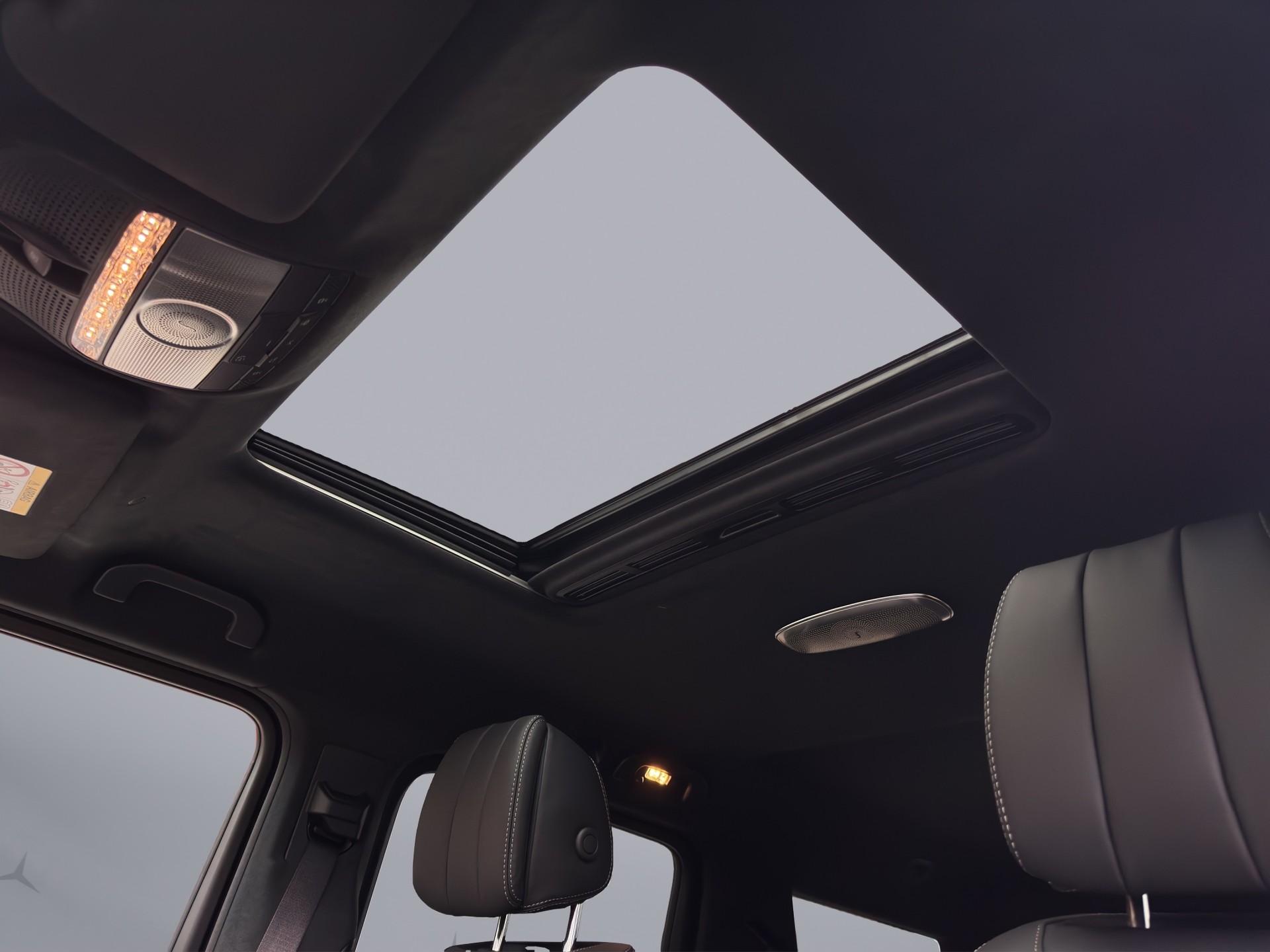 MERCEDES-BENZ G 63 AMG-image-15