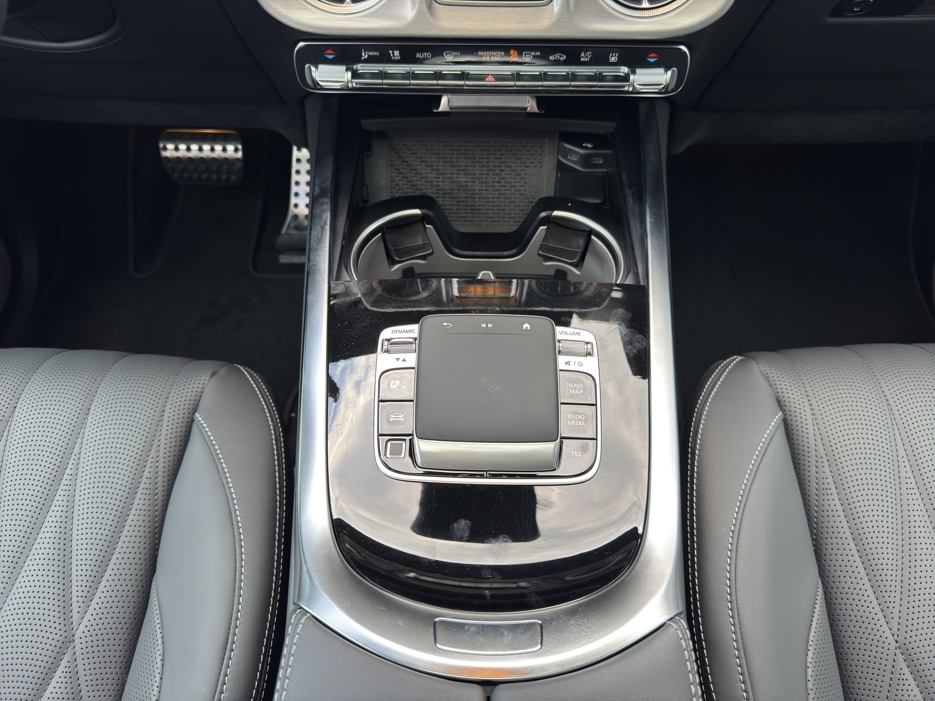 MERCEDES-BENZ G 63 AMG-image-11