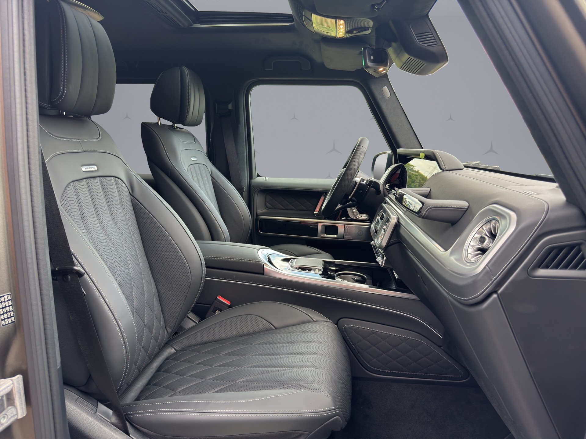 MERCEDES-BENZ G 63 AMG-image-13