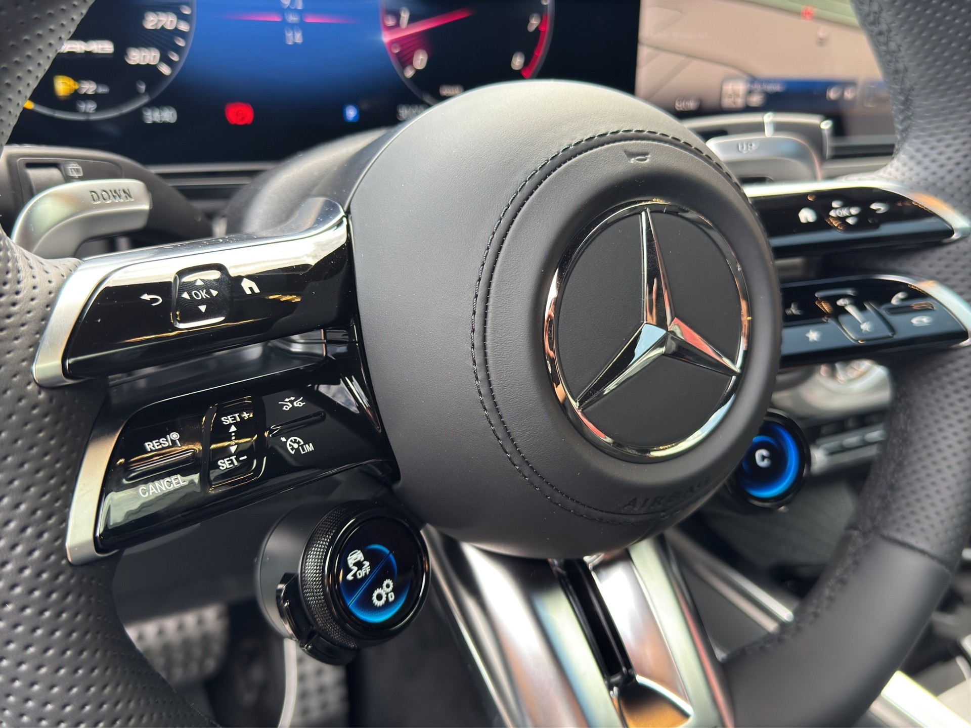 MERCEDES-BENZ G 63 AMG-image-17
