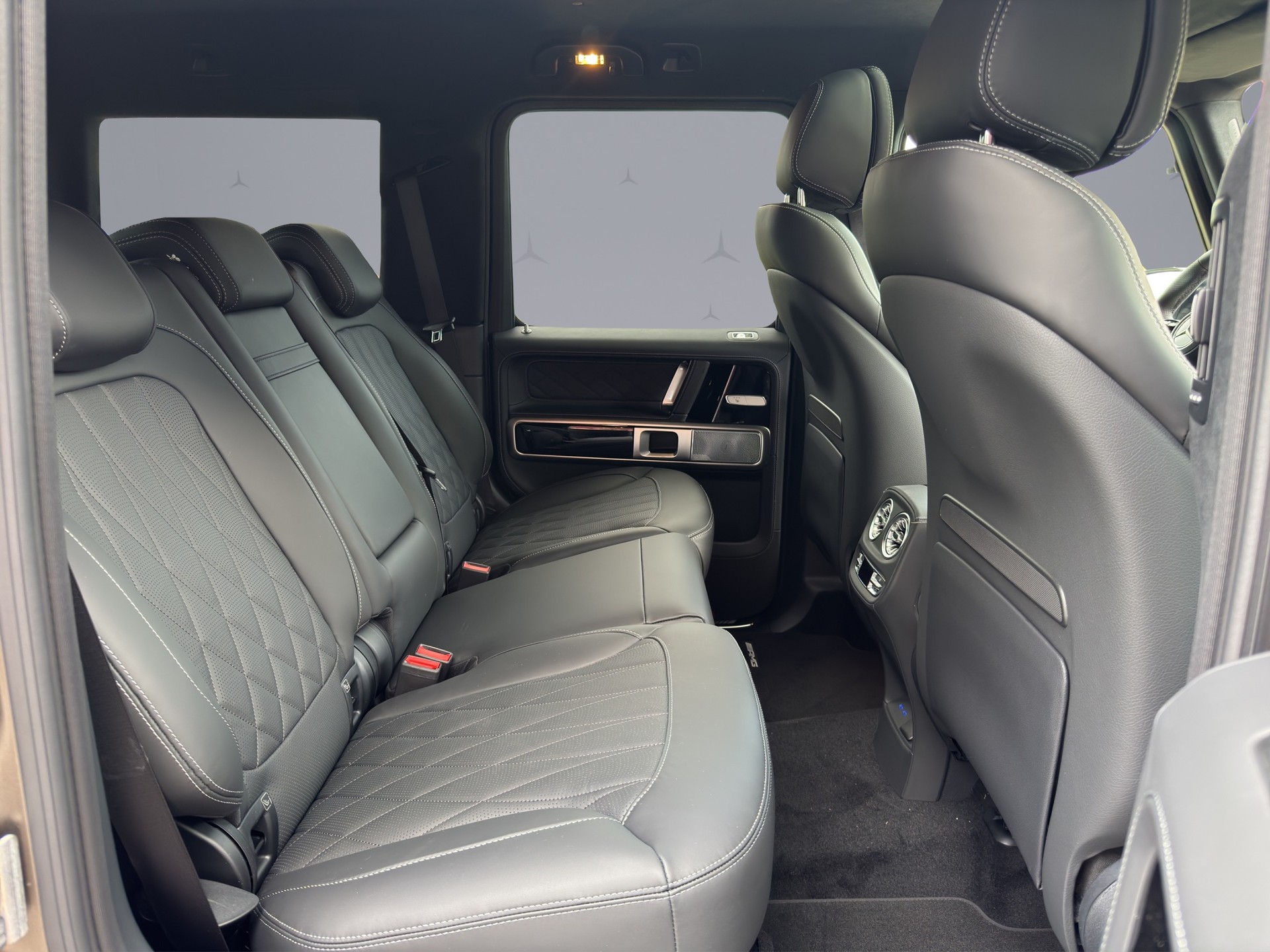 MERCEDES-BENZ G 63 AMG-image-14