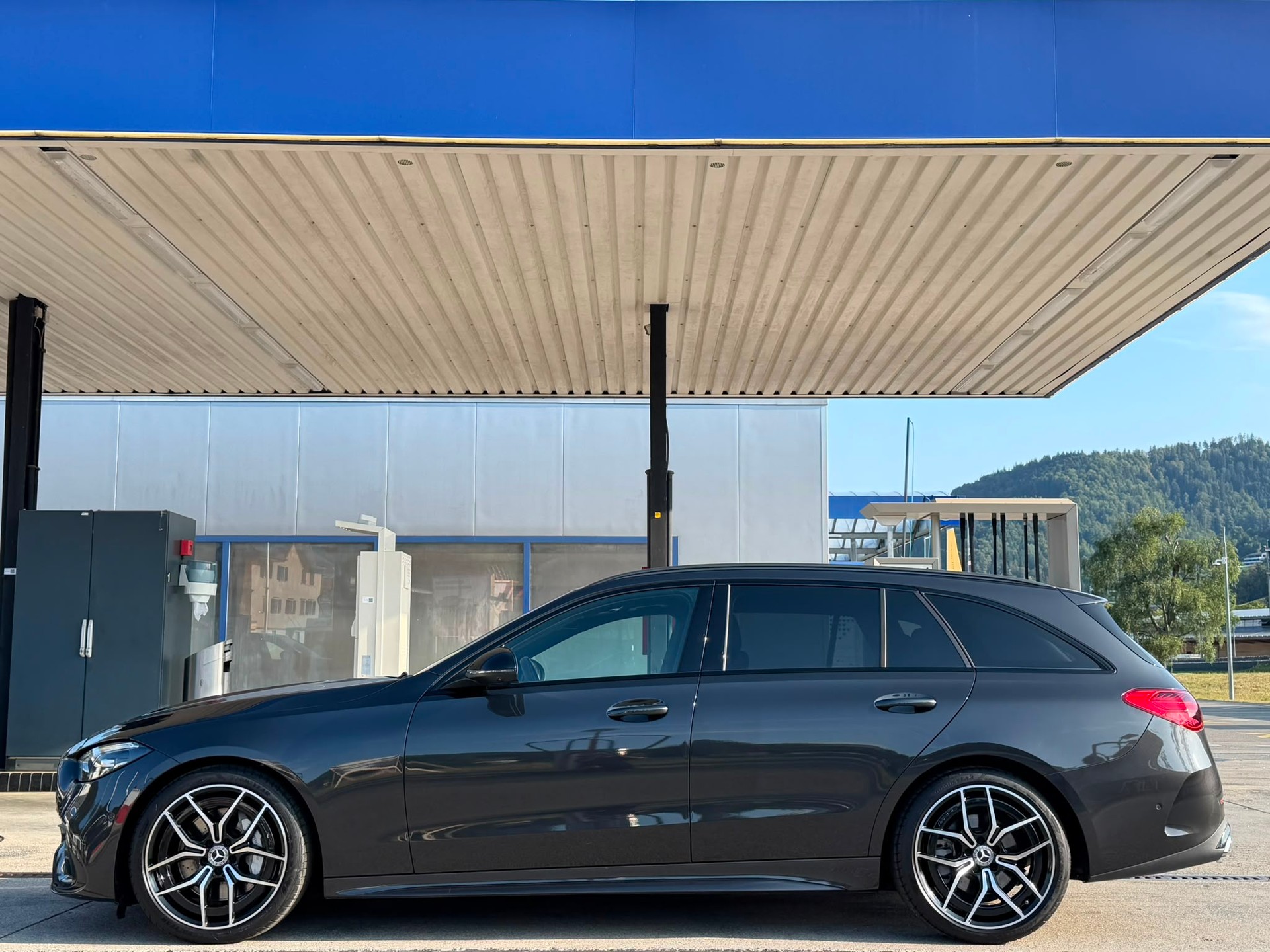 MERCEDES-BENZ C 300 T 4Matic AMG Line *Top Zustand**Top Ausstattung**8-Fach**Garantie*-image-3