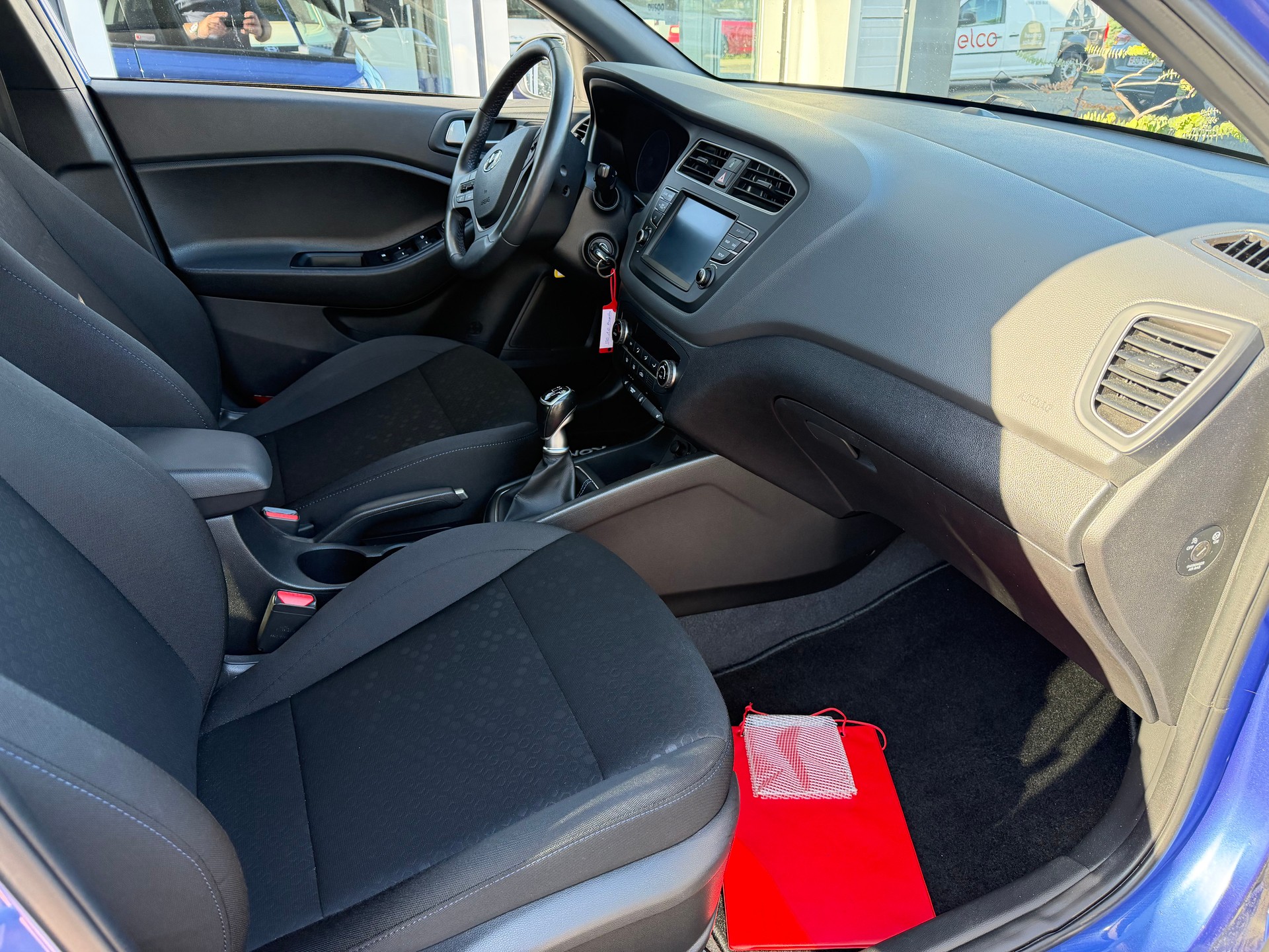 HYUNDAI i20 1.0 T-GDi Amplia-image-10