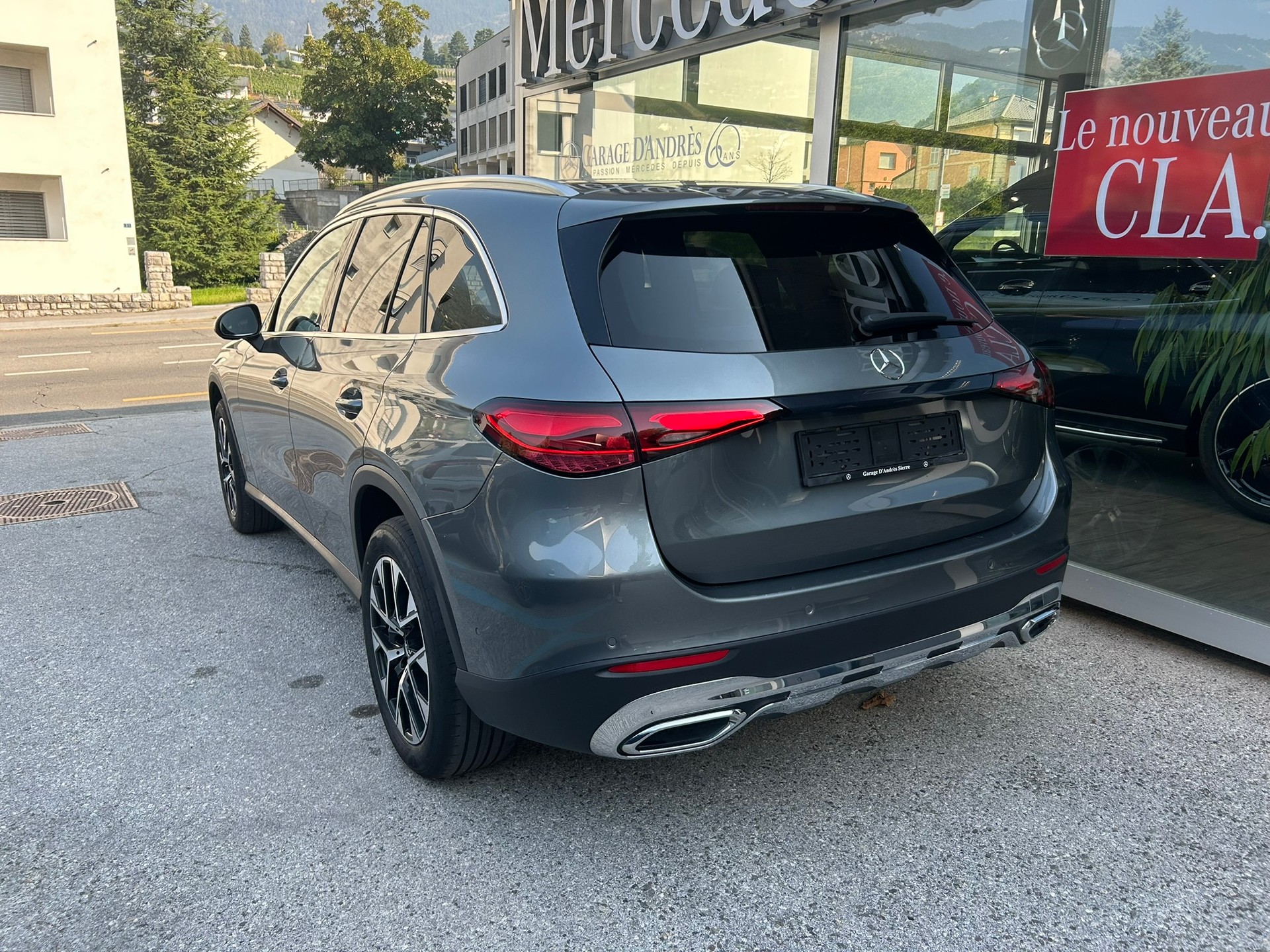 MERCEDES-BENZ GLC 220 d 4Matic 9G-Tronic-image-4