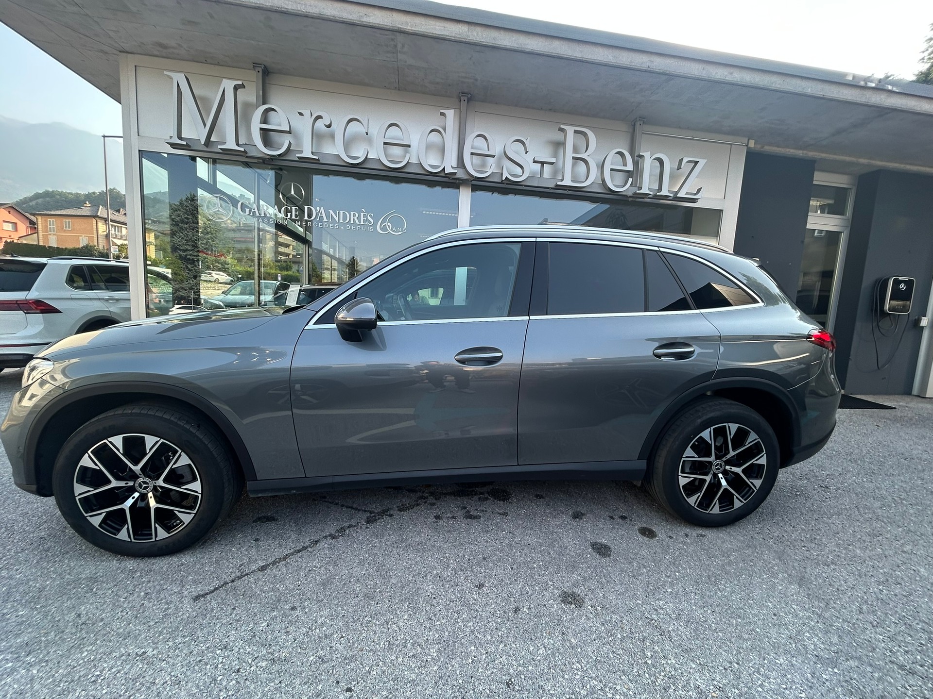 MERCEDES-BENZ GLC 220 d 4Matic 9G-Tronic-image-3
