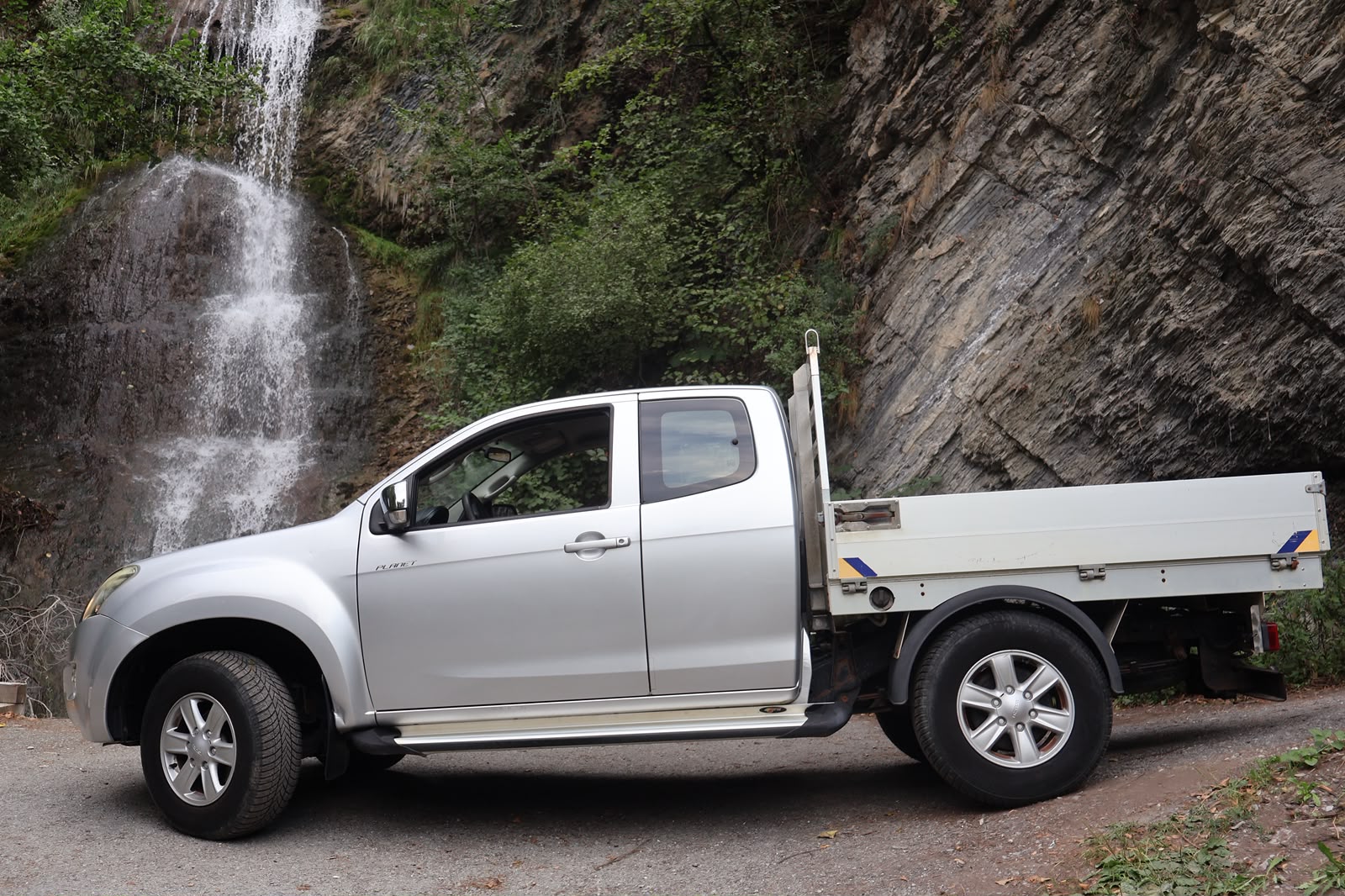 ISUZU D-MAX 2.5 SpaceCab Satellite 4x4-image-4