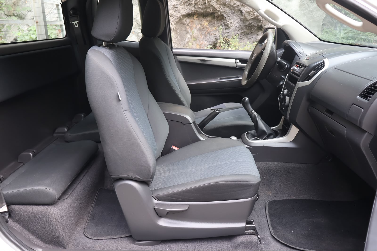 ISUZU D-MAX 2.5 SpaceCab Satellite 4x4-image-9