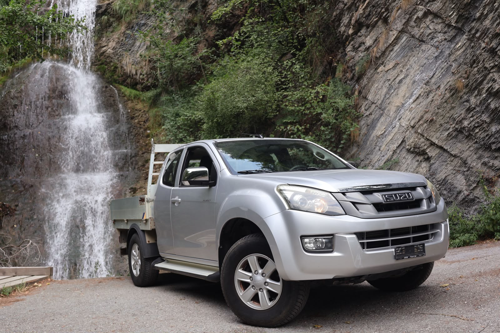 ISUZU D-MAX 2.5 SpaceCab Satellite 4x4-showroom-element-2