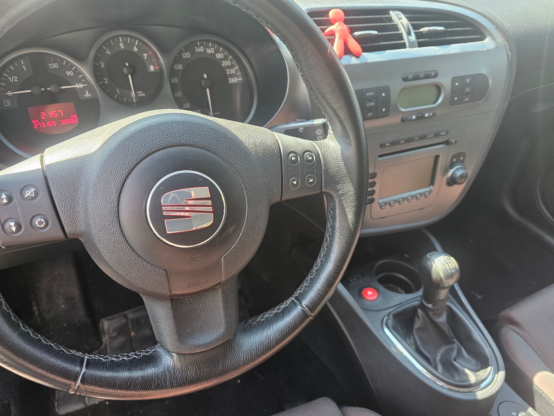 SEAT Leon 2.0 FSI T Stylance-image-7