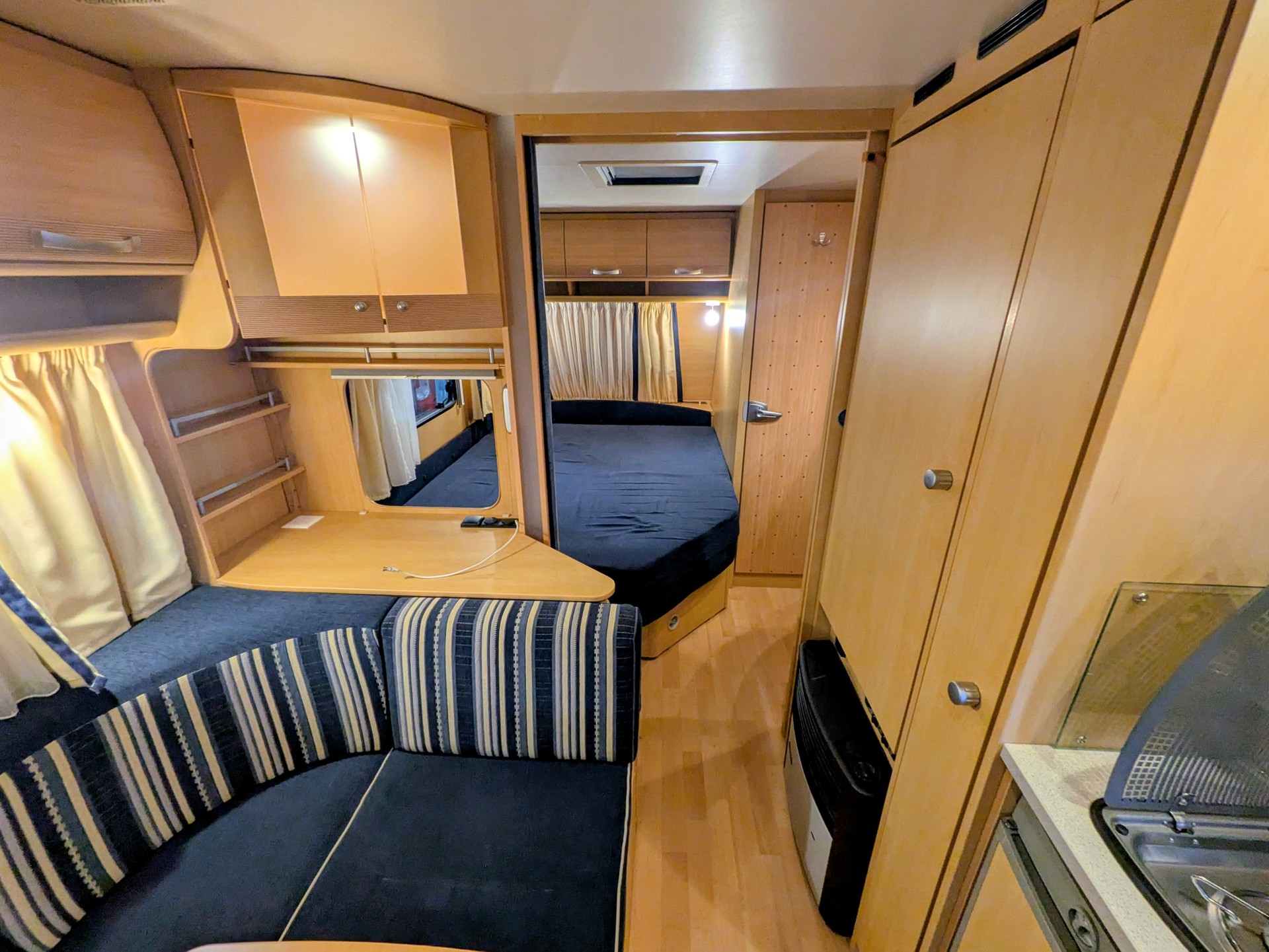 DETHLEFFS Camper 560 FMK-image-11