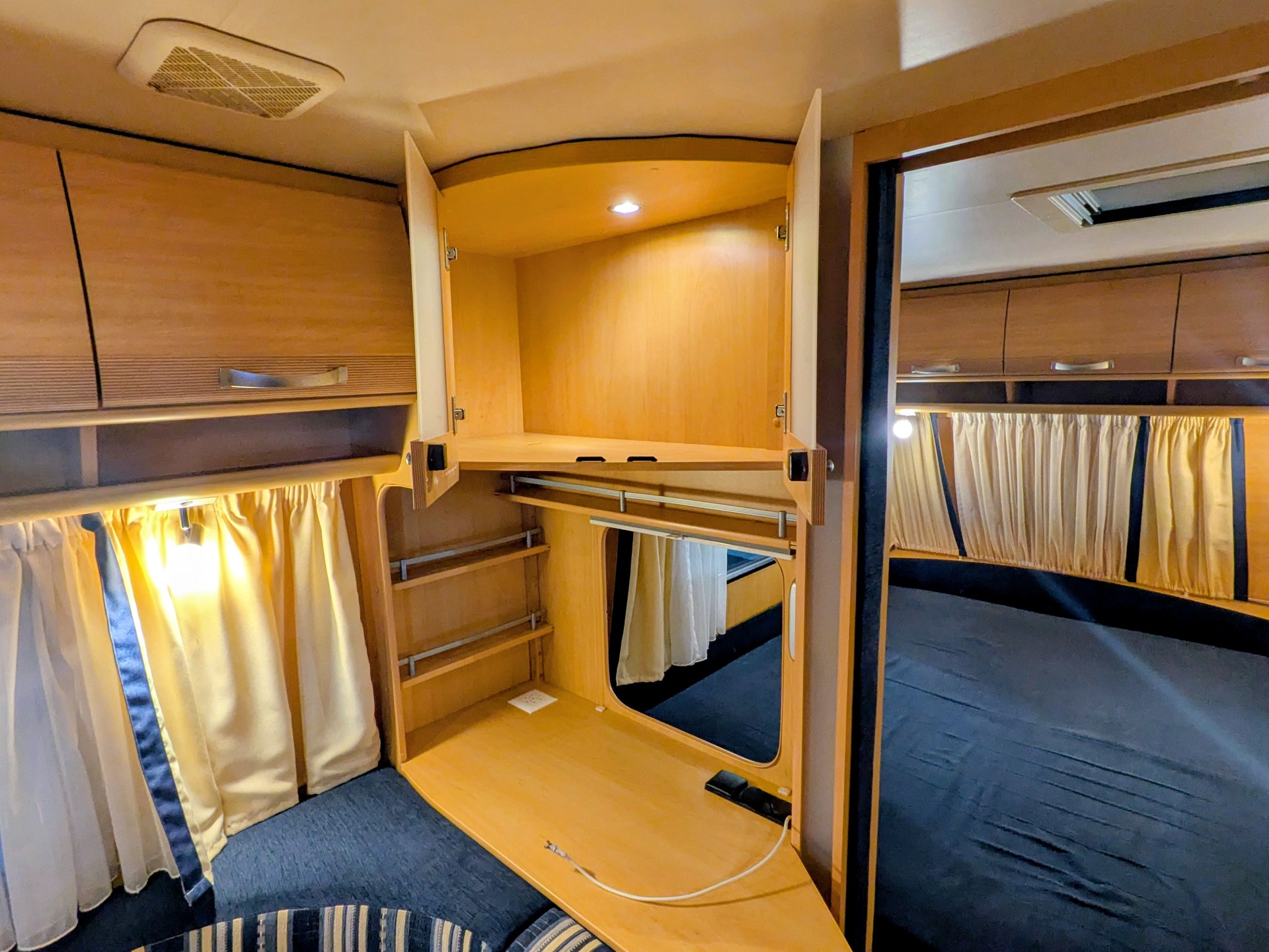 DETHLEFFS Camper 560 FMK-image-15
