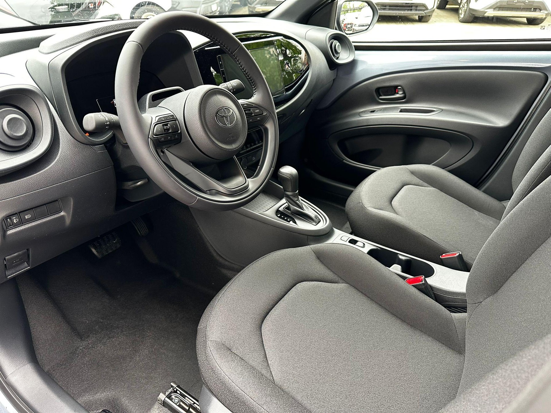 TOYOTA Aygo X 1.5 VVT-i HSD Comfort-image-7