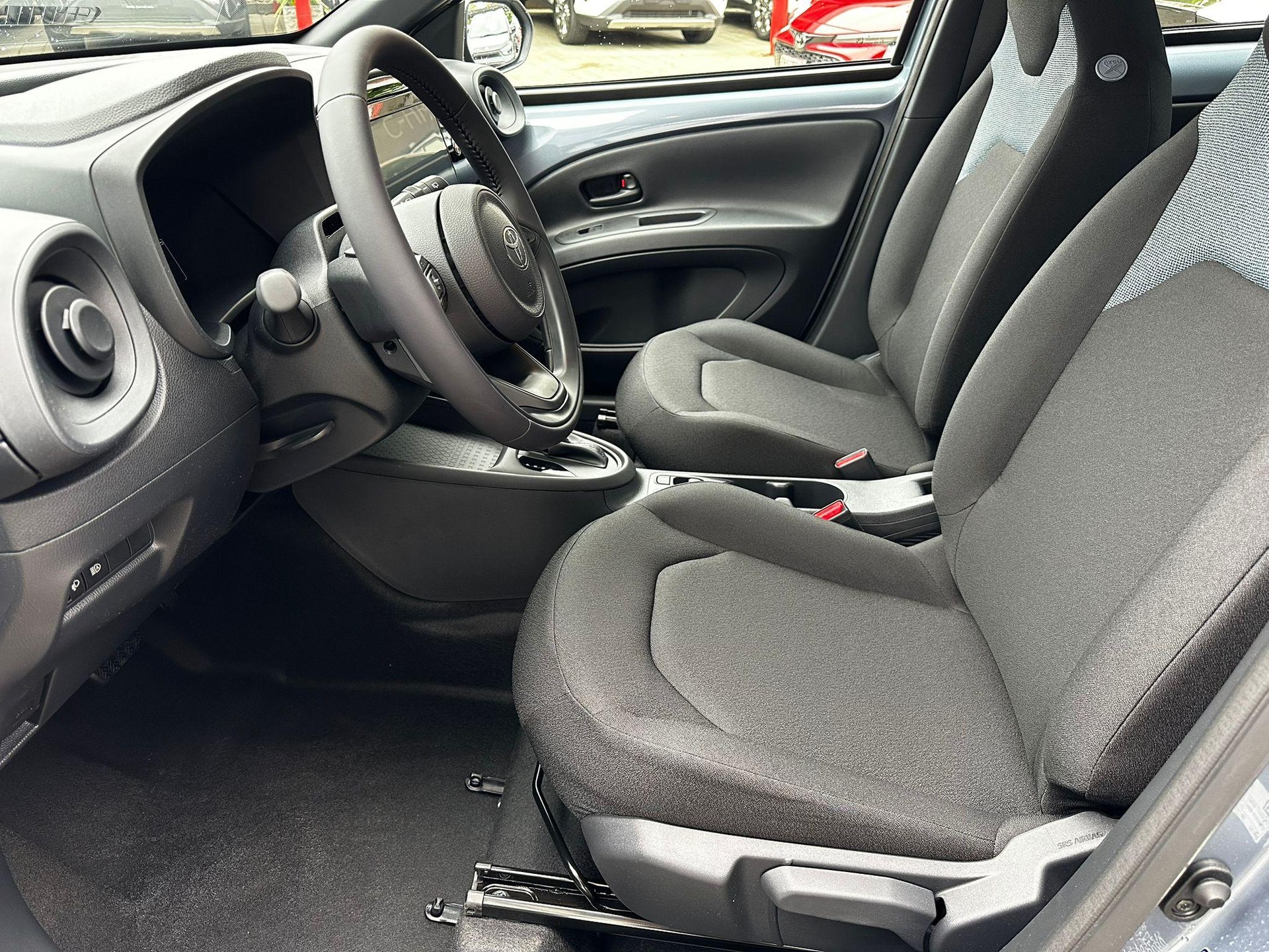 TOYOTA Aygo X 1.5 VVT-i HSD Comfort-image-14