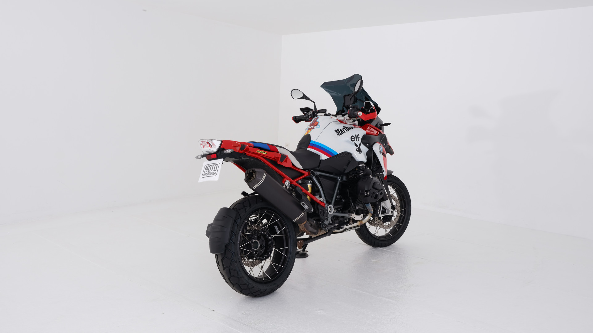 BMW R 1200 GS Triple Black-showroom-element-2