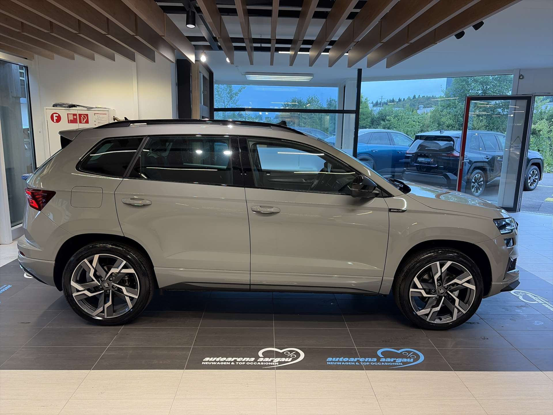 SKODA Karoq 2.0 TSi SportLine 4x4 DSG-Automat-image-13