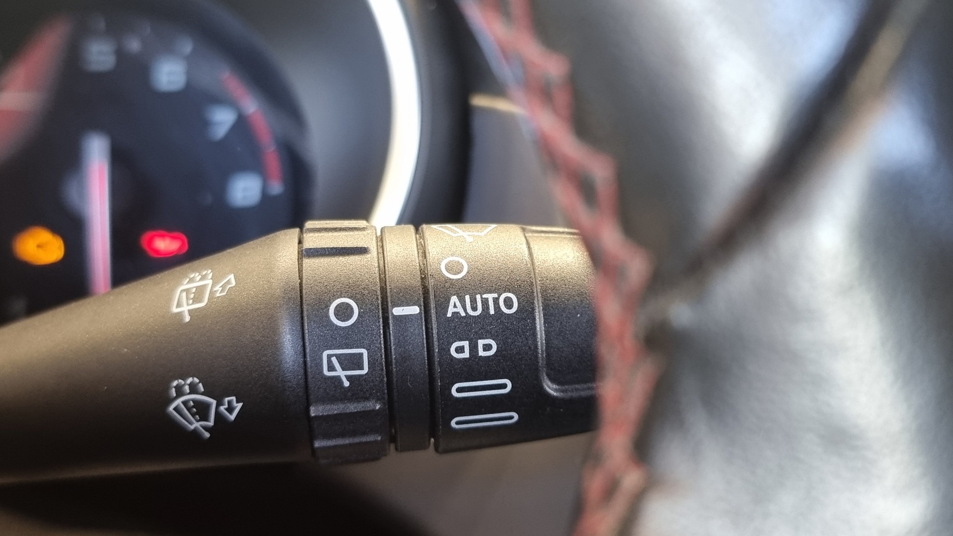 ALFA ROMEO Giulietta 1750 TBi Veloce TCT-image-10