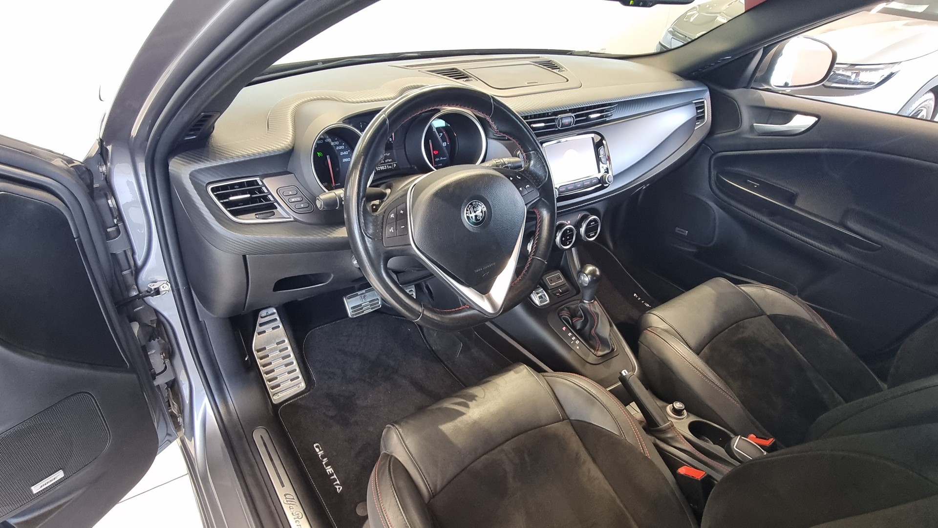 ALFA ROMEO Giulietta 1750 TBi Veloce TCT-image-16