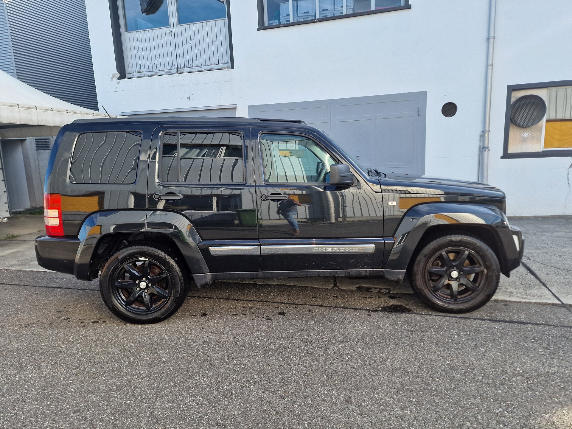 JEEP Cherokee 2.8 CRD Sport Automatic Bremsen defekt 8x Alu-image-4