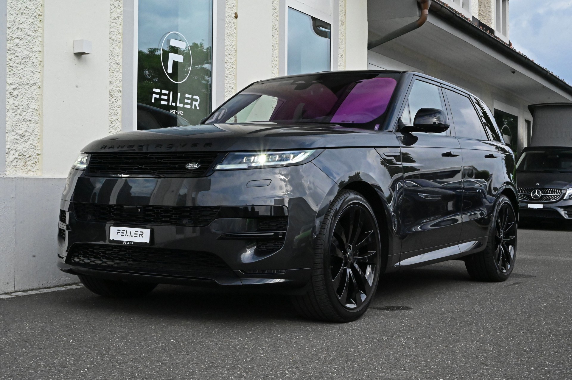 LAND ROVER Range Rover Sport D300 3.0 TD6 MHEV Dynamic SE Automatic **Gratisservice & Garantie**-image-1