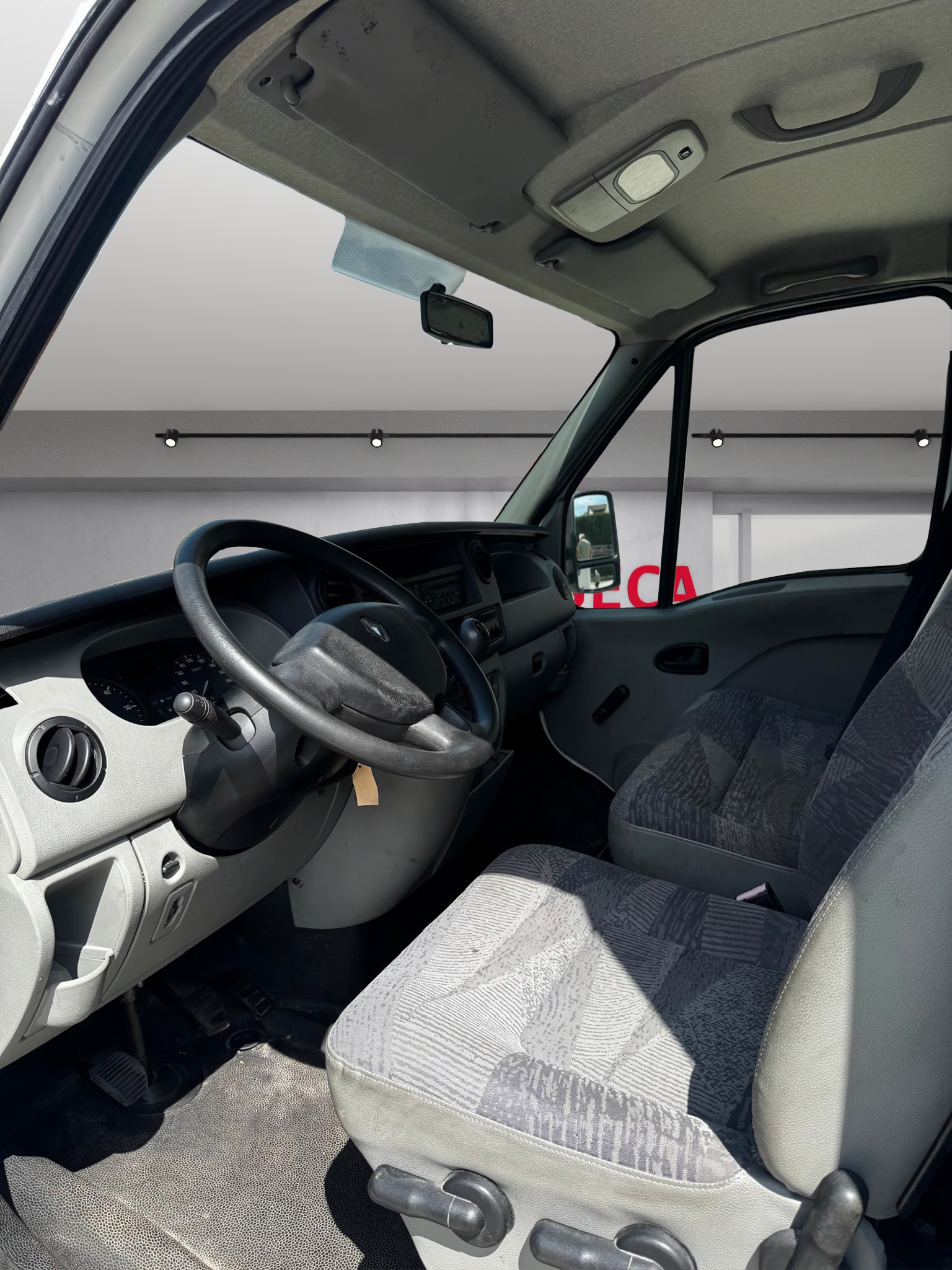 RENAULT T35 dCi120-image-8
