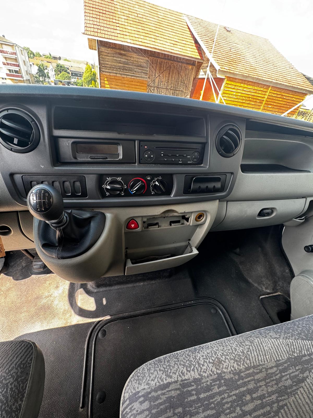 RENAULT T35 dCi120-image-10