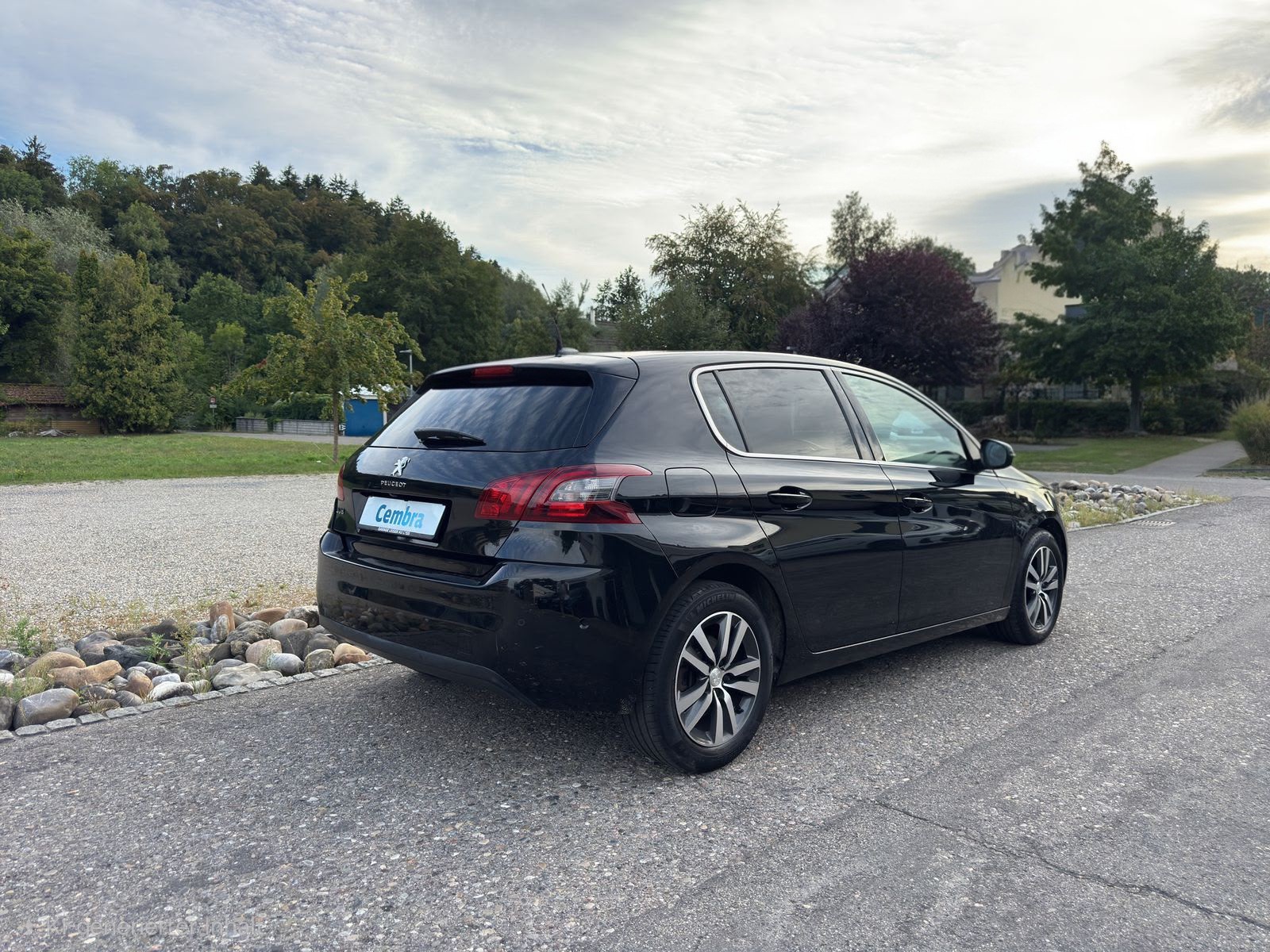 PEUGEOT 308 1.2 Pure Tech Allure EAT8 Zahnriemen neu-image-3