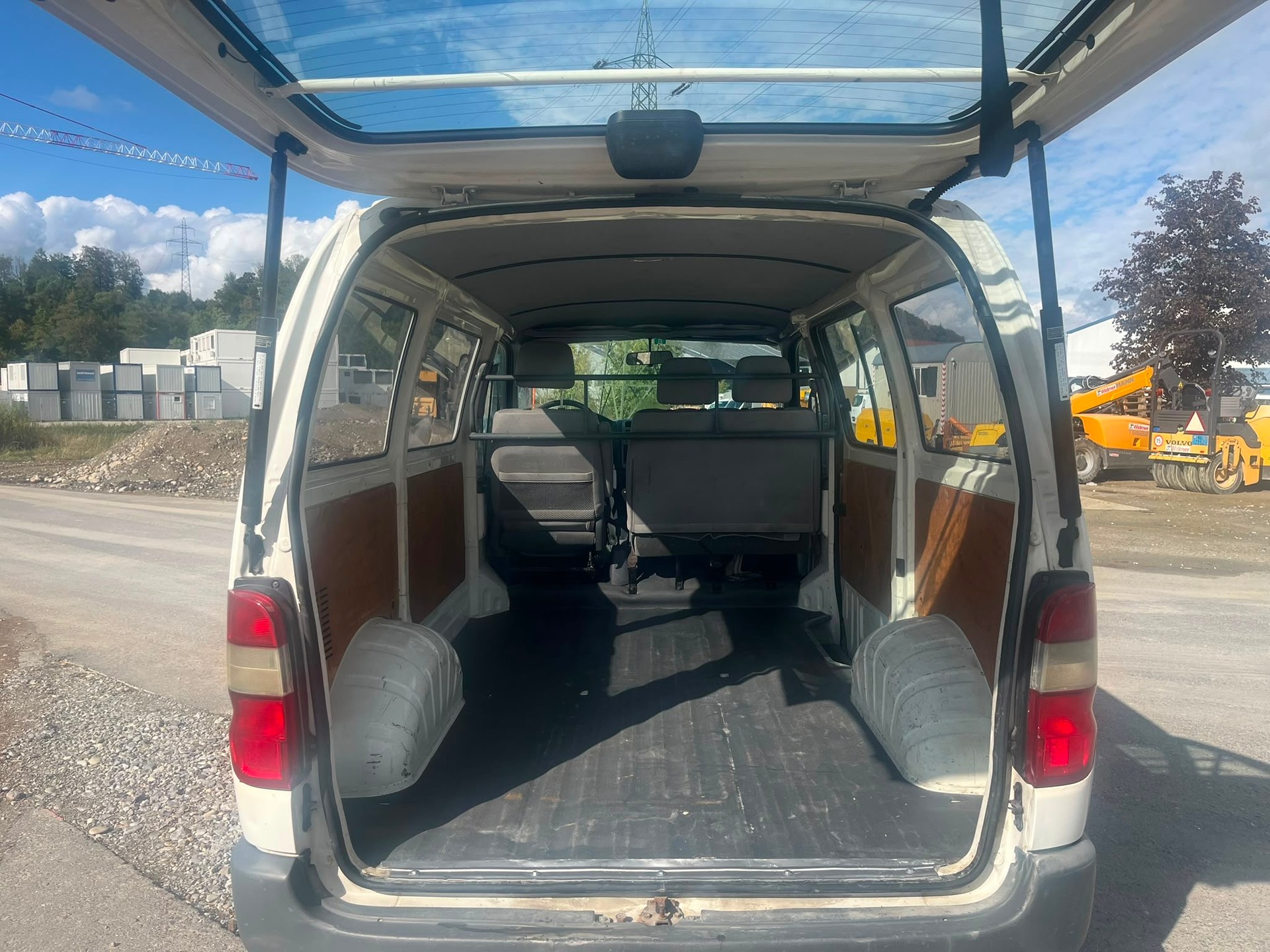 TOYOTA Hiace D-4D Van SWB-image-4