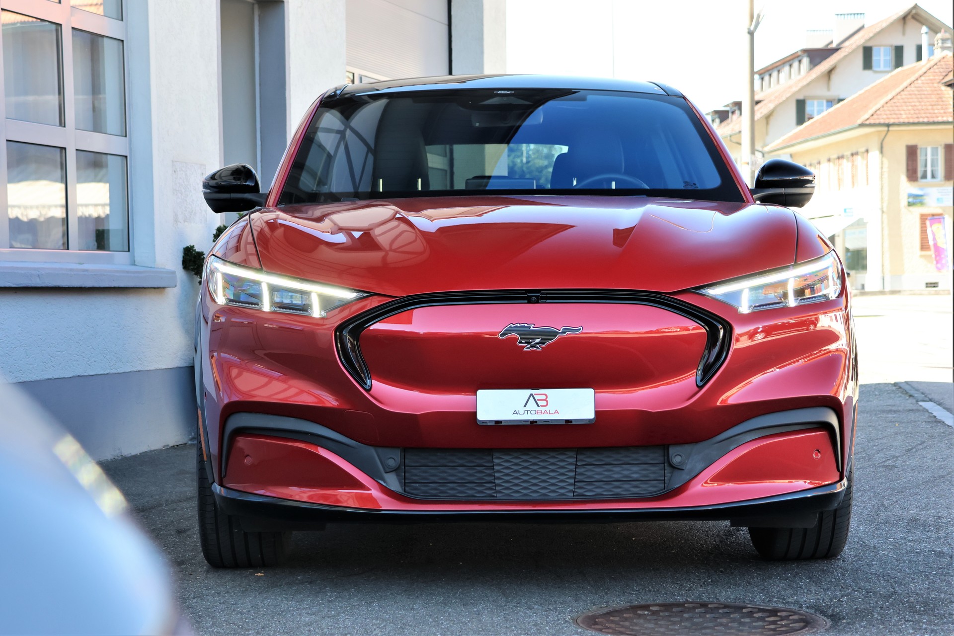 FORD Mustang MACH-E AWD 72.6 kWh (CH)-showroom-element-1