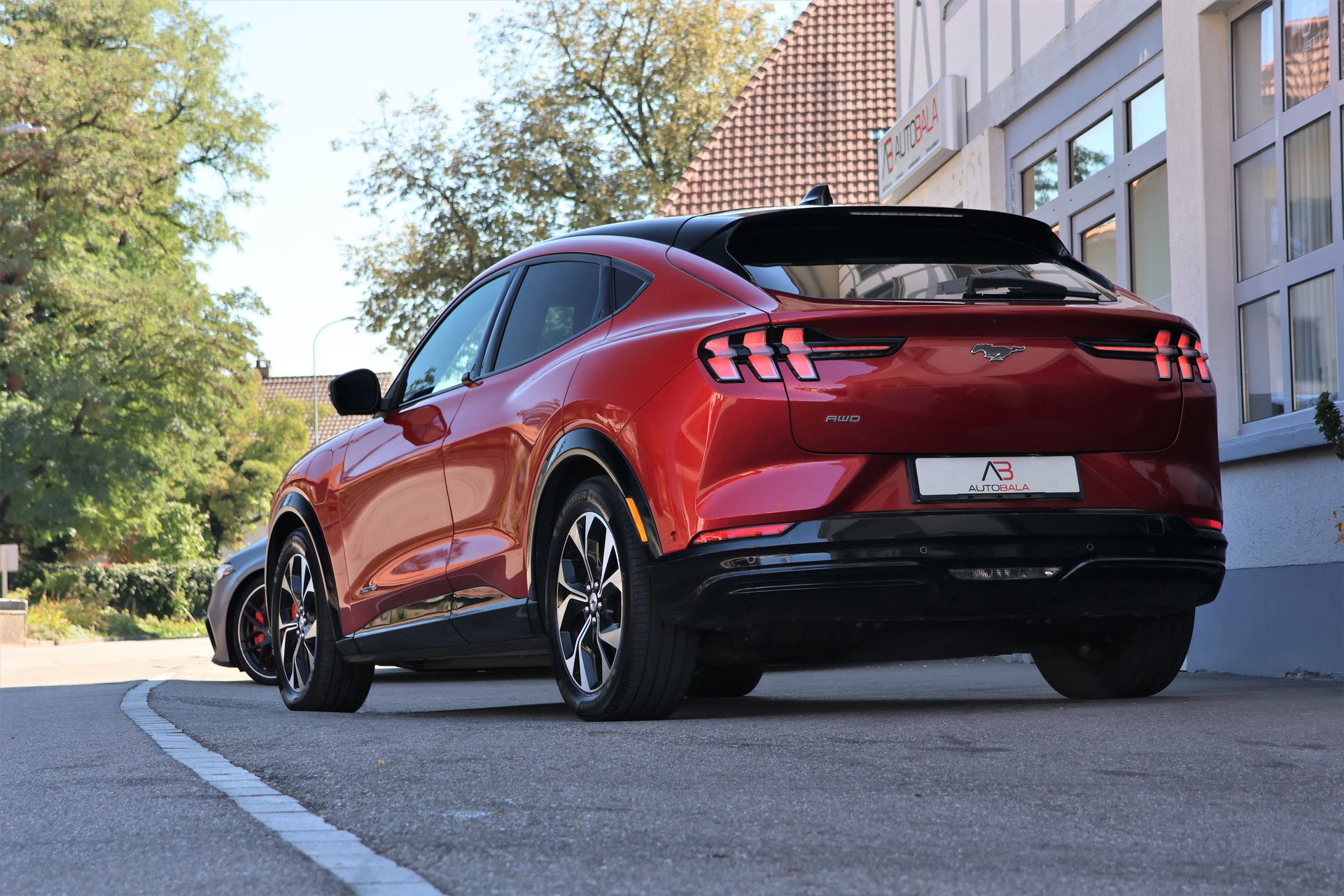 FORD Mustang MACH-E AWD 72.6 kWh (CH)-showroom-element-2