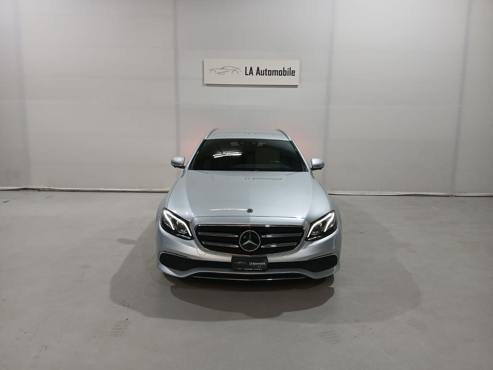 MERCEDES-BENZ E 220 d Avantgarde 4Matic 9G-Tronic-image-3