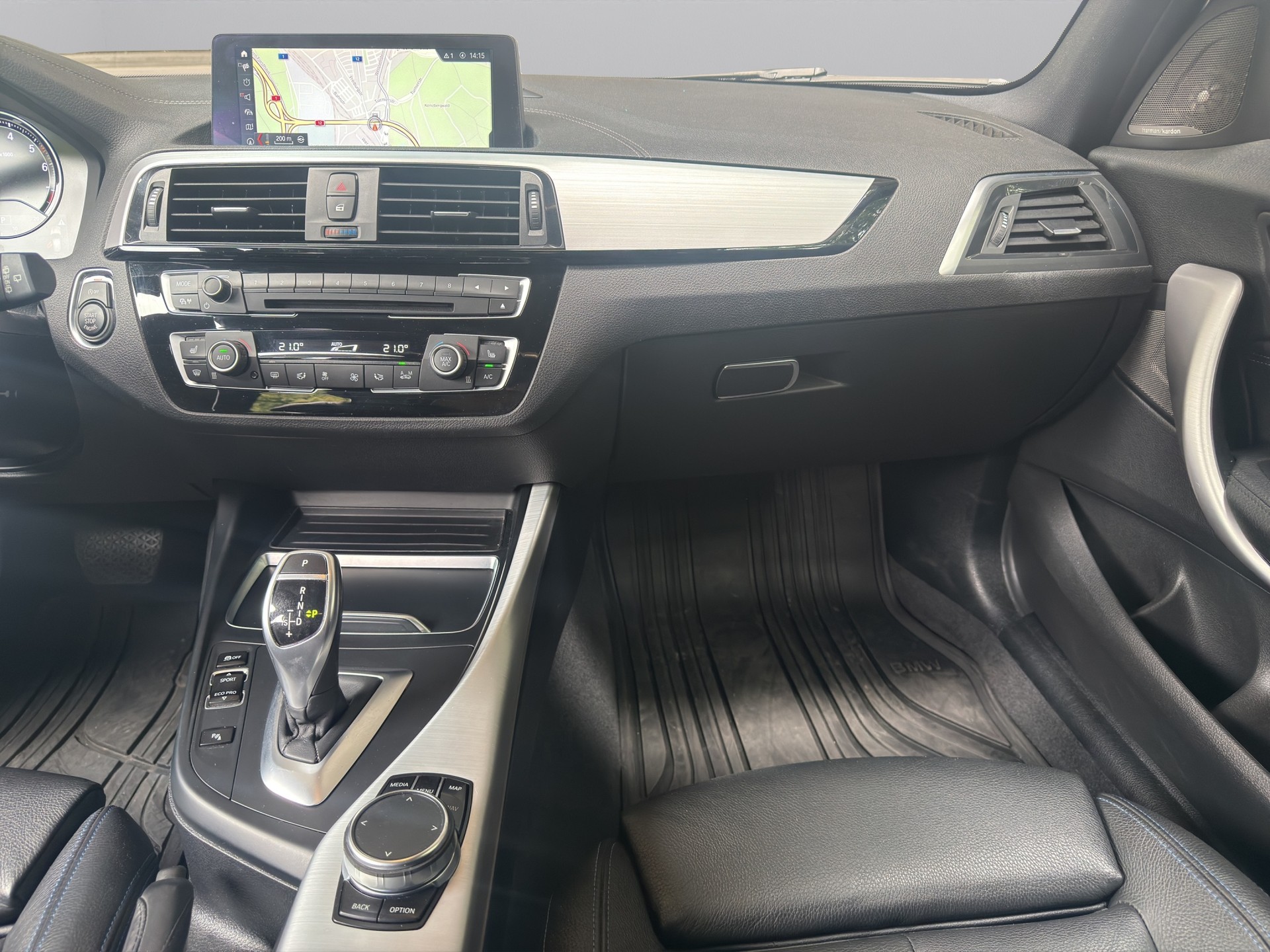 BMW M140i xDrive Steptronic-image-11