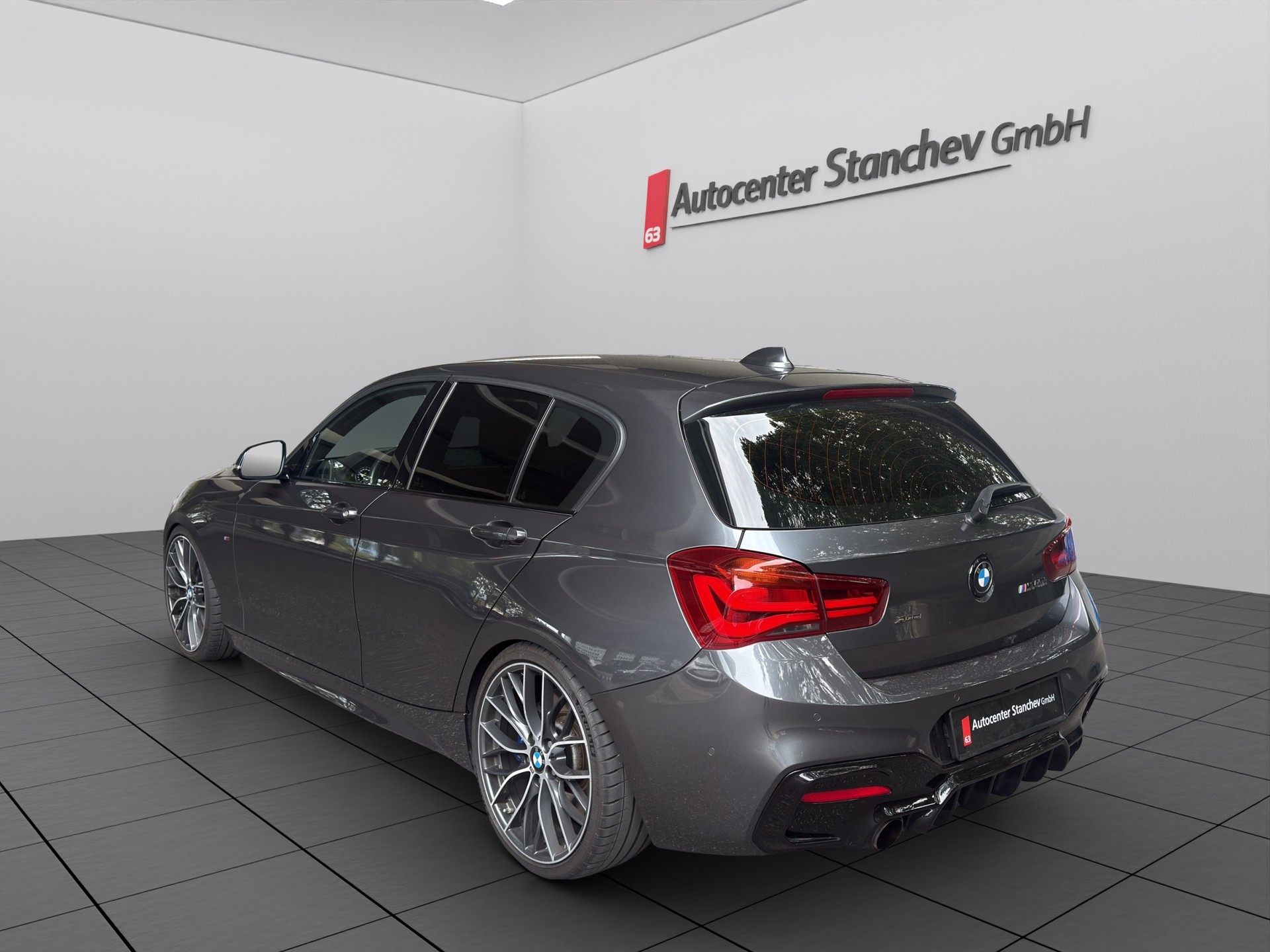 BMW M140i xDrive Steptronic-image-3