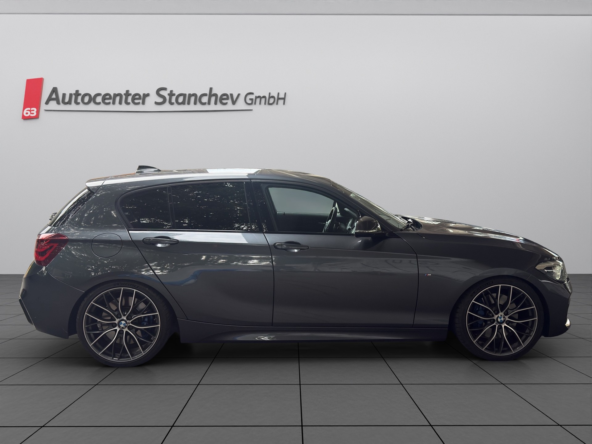 BMW M140i xDrive Steptronic-image-6