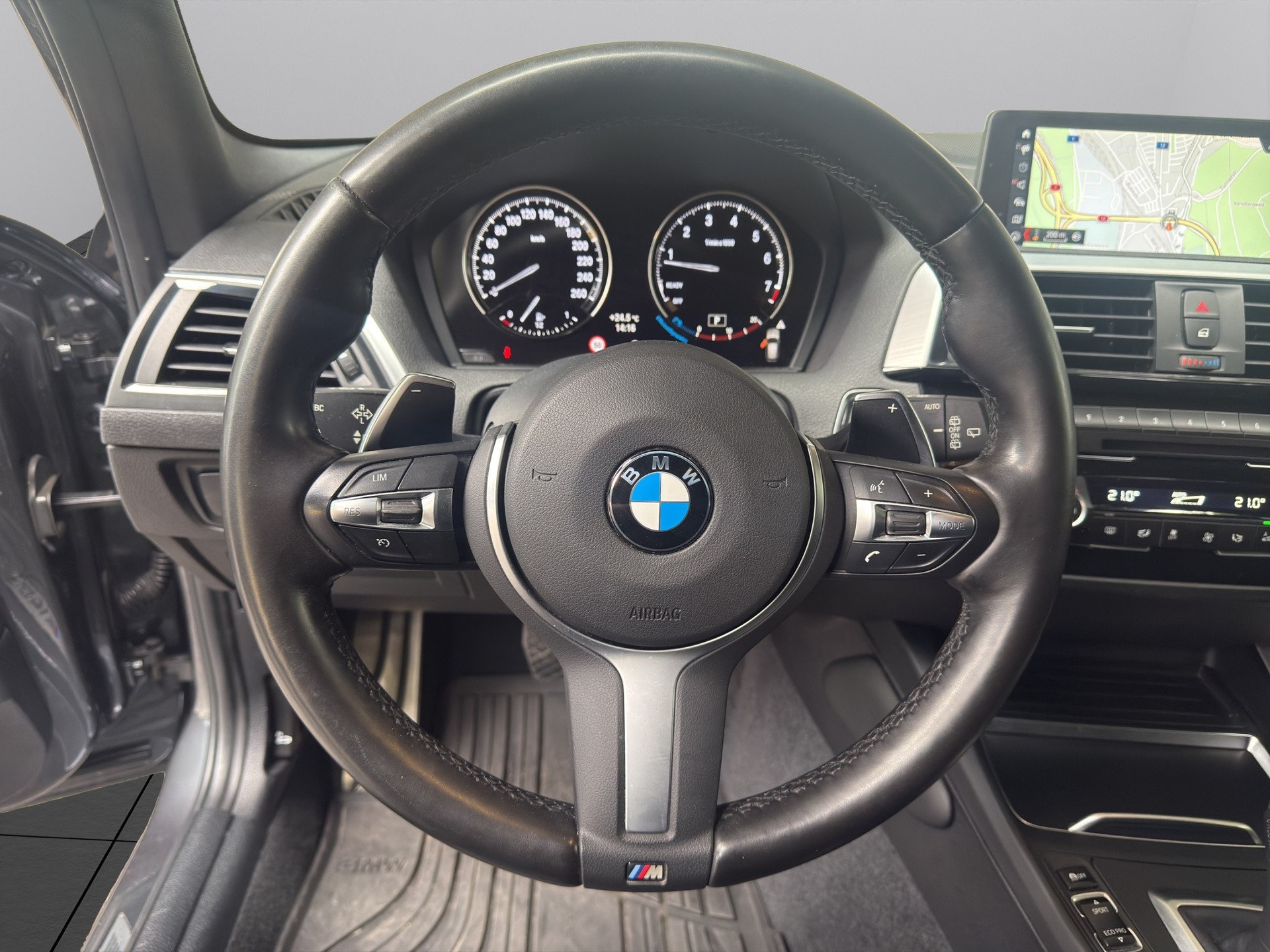 BMW M140i xDrive Steptronic-image-9
