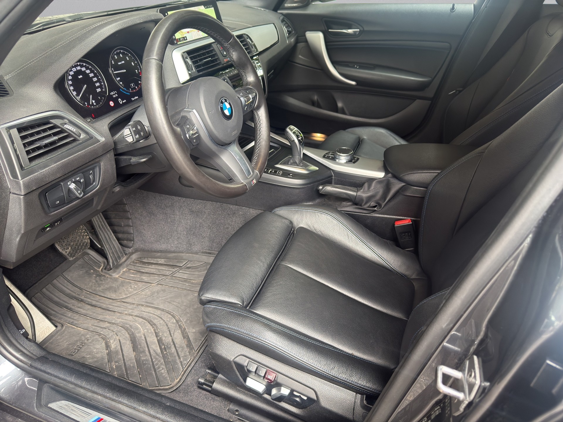 BMW M140i xDrive Steptronic-image-8