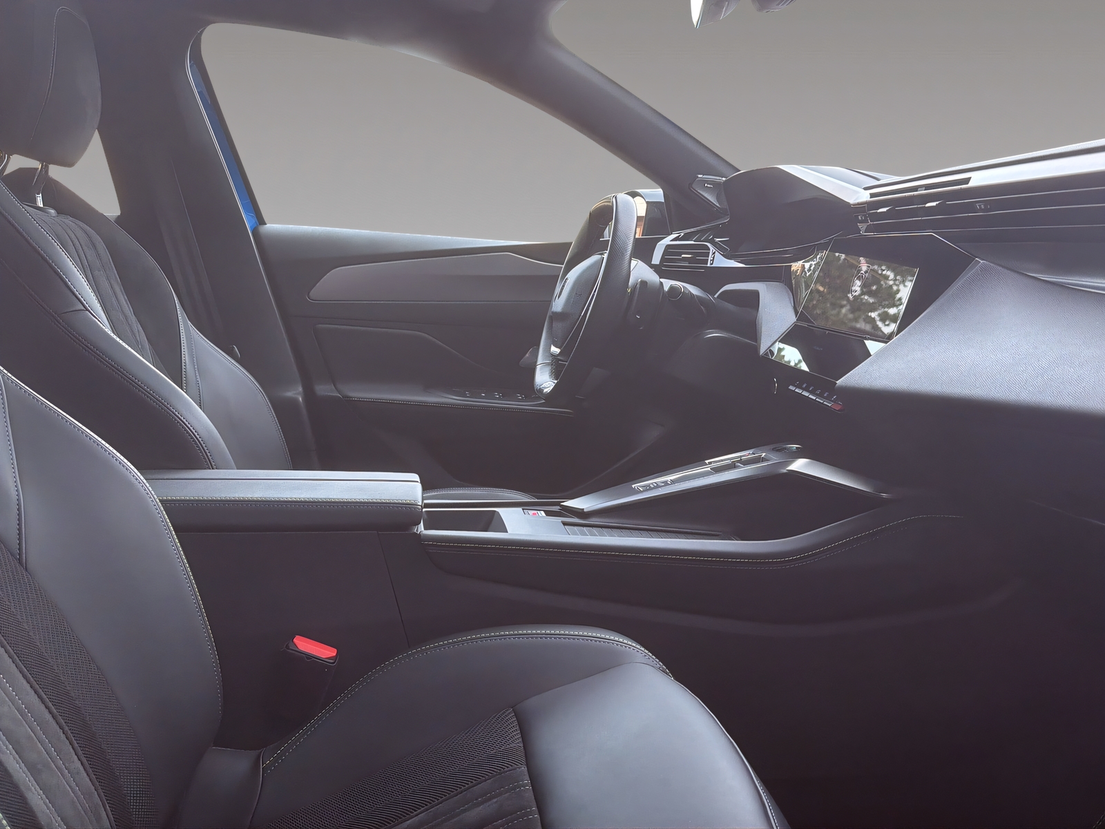 PEUGEOT 308 1.6 PHEV 225 GT Pack-image-11