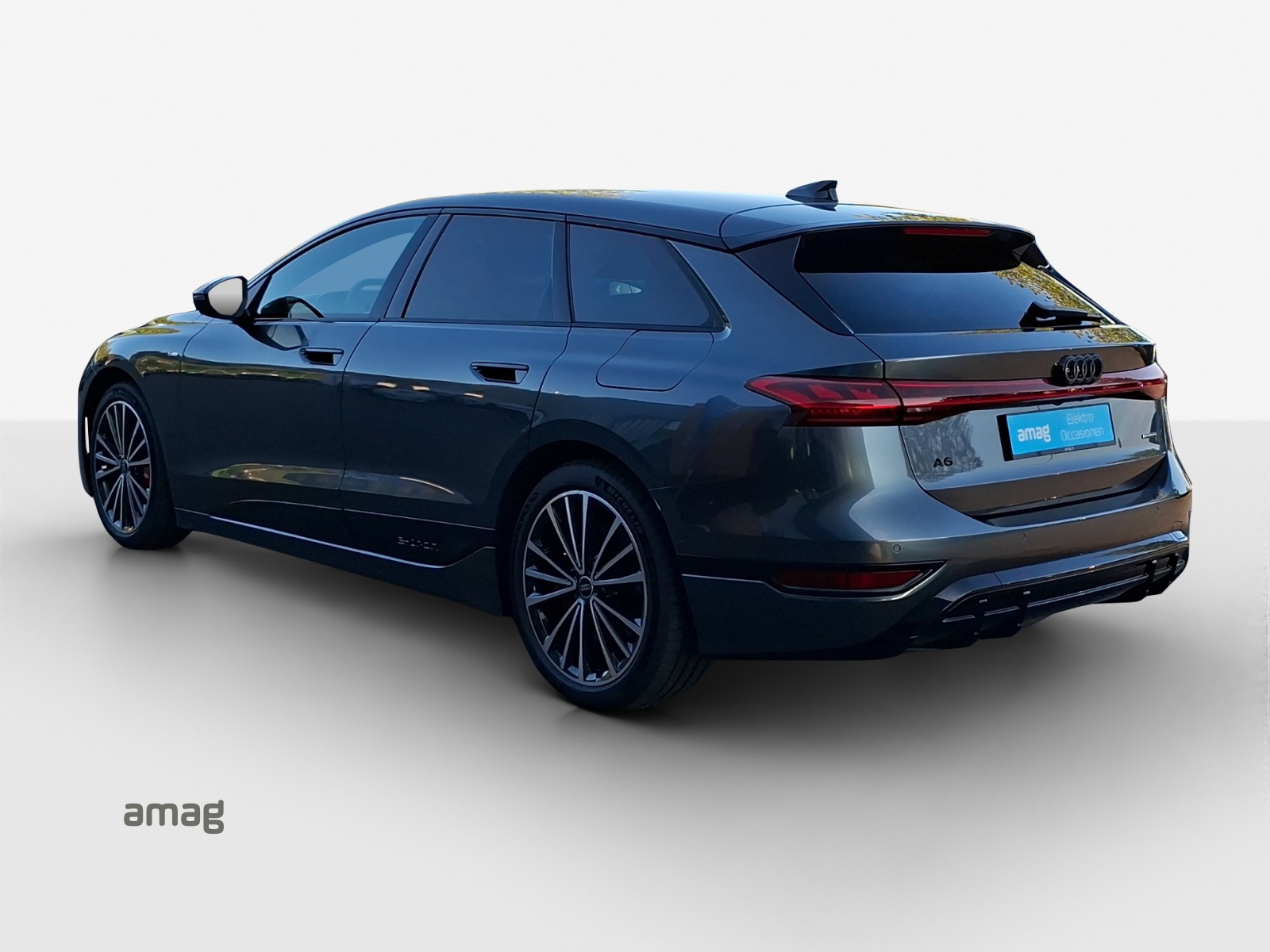 AUDI A6 Avant e-tron quattro-showroom-element-2