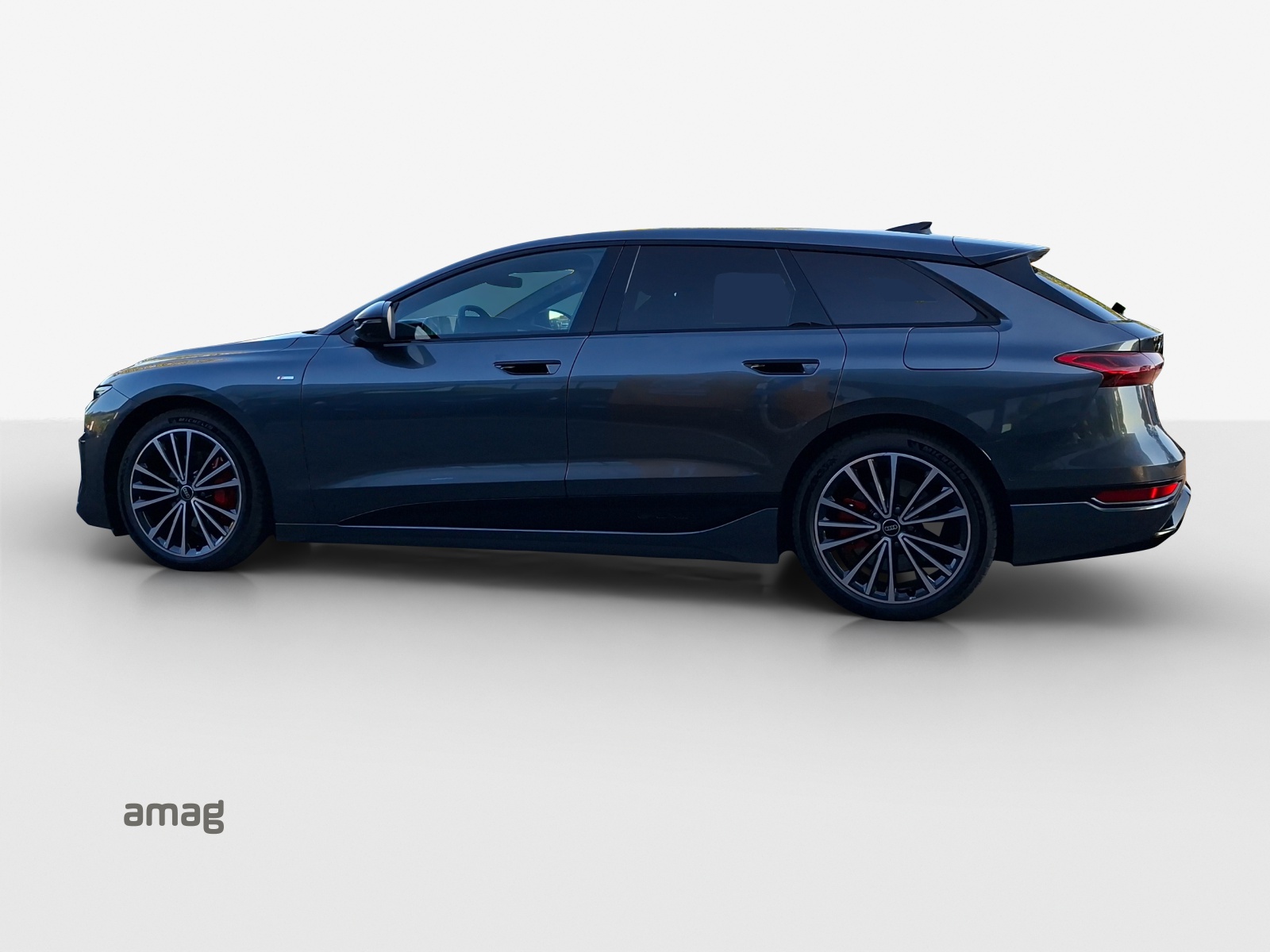AUDI A6 Avant e-tron quattro-showroom-element-1