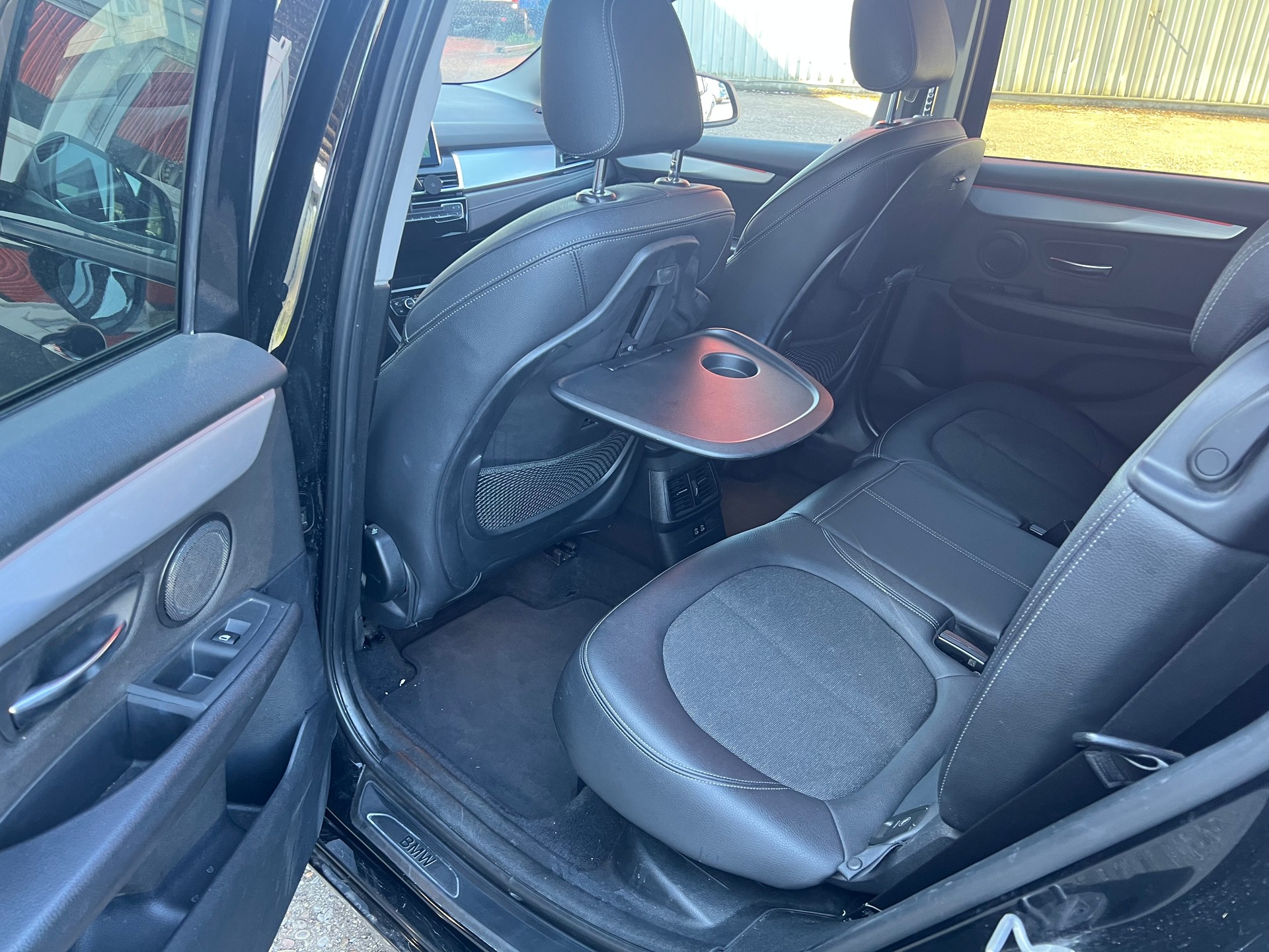 BMW 218d xDrive Gran Tourer Steptronic Luxury Line-image-11