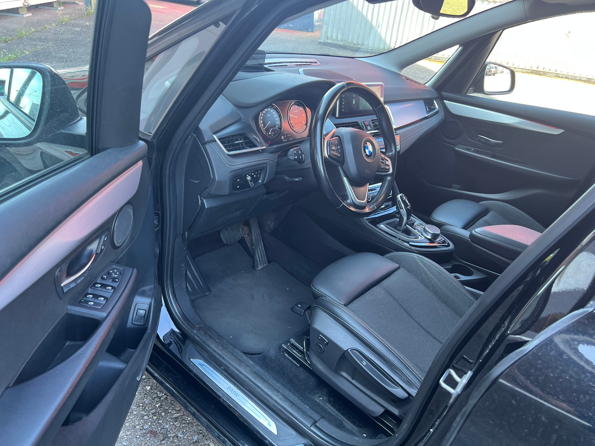 BMW 218d xDrive Gran Tourer Steptronic Luxury Line-image-4